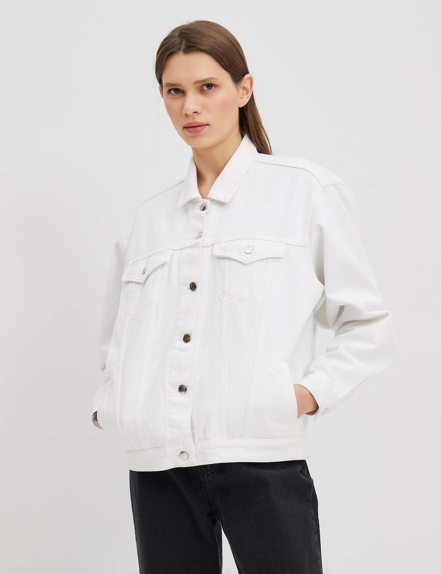 Картинка Жіноча біла джинсова куртка