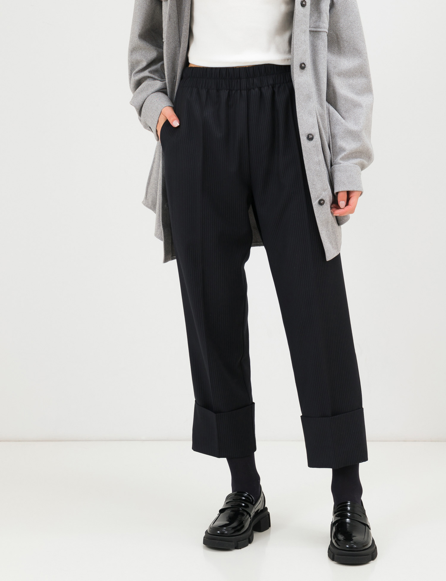 Картинка Жіночі чорні брюки в смужку