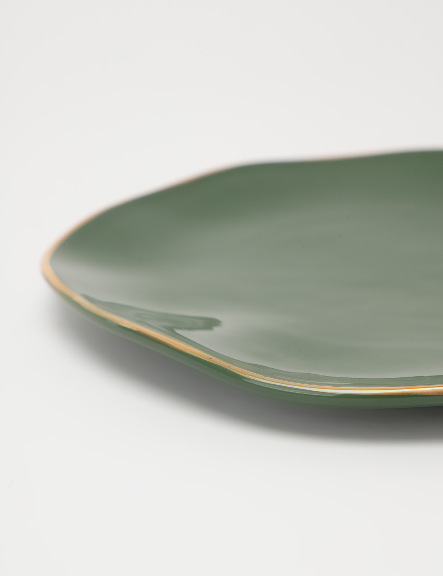 Картинка Темно-зелена керамічна тарілка 22 см