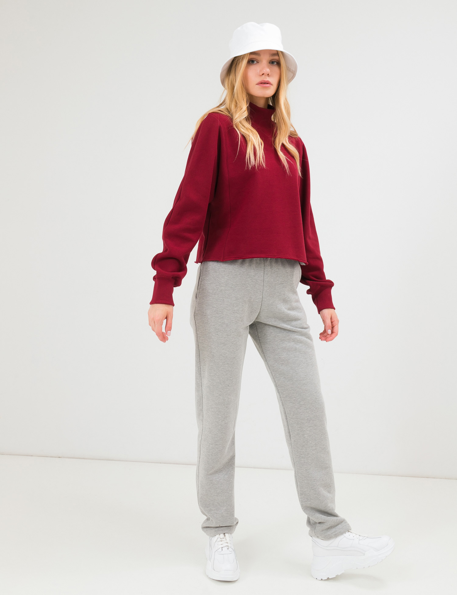 Картинка Жіноча бордова укорочена кофта