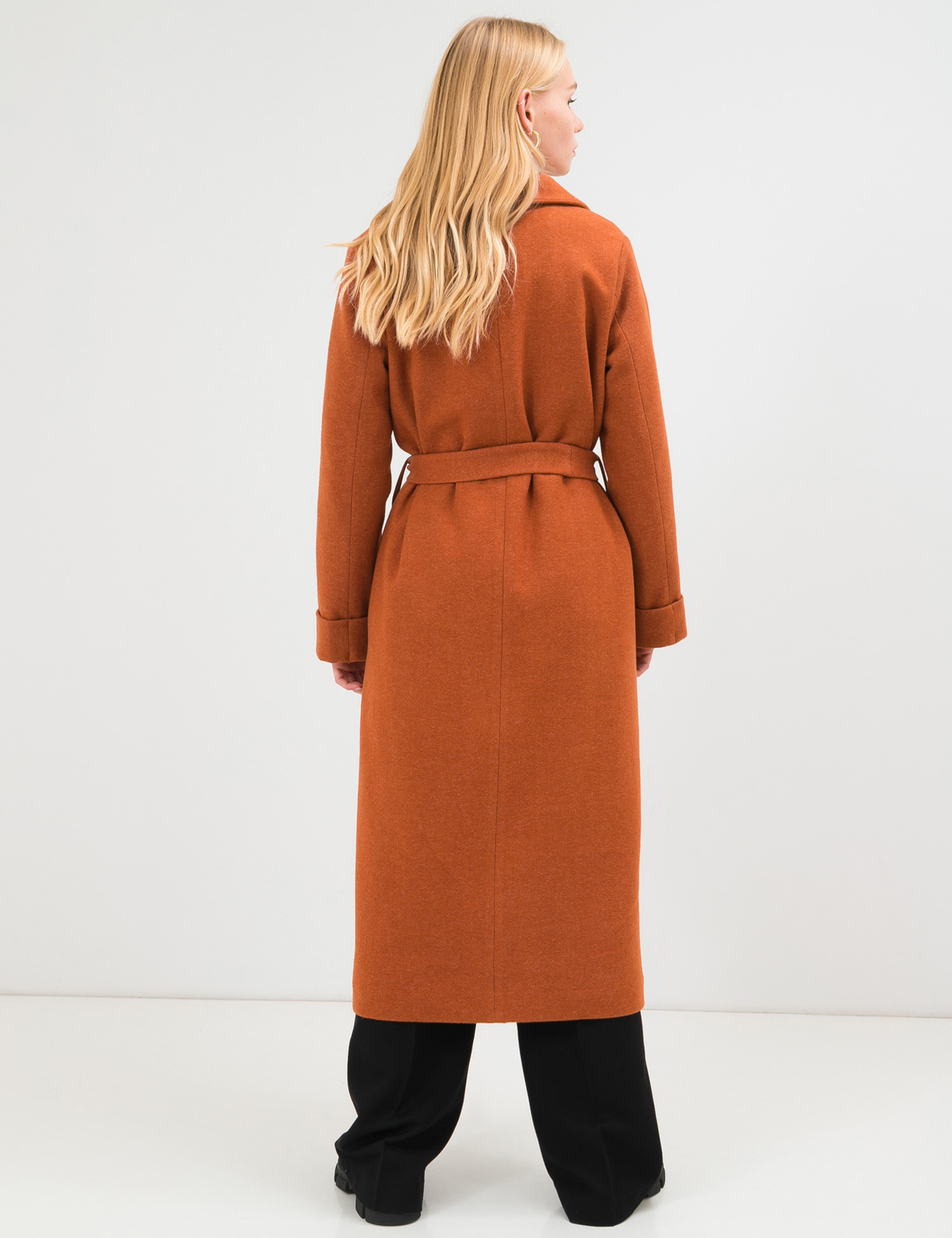 Картинка Жіноче помаранчеве пальто з поясом