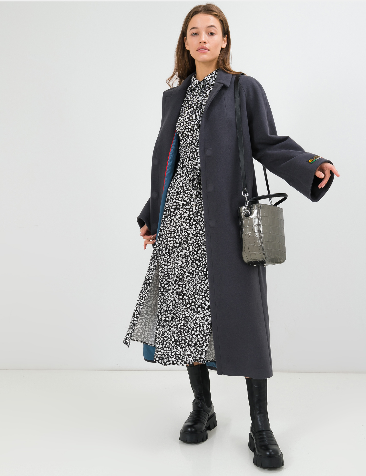 Картинка Жіноче сіре пальто на запах