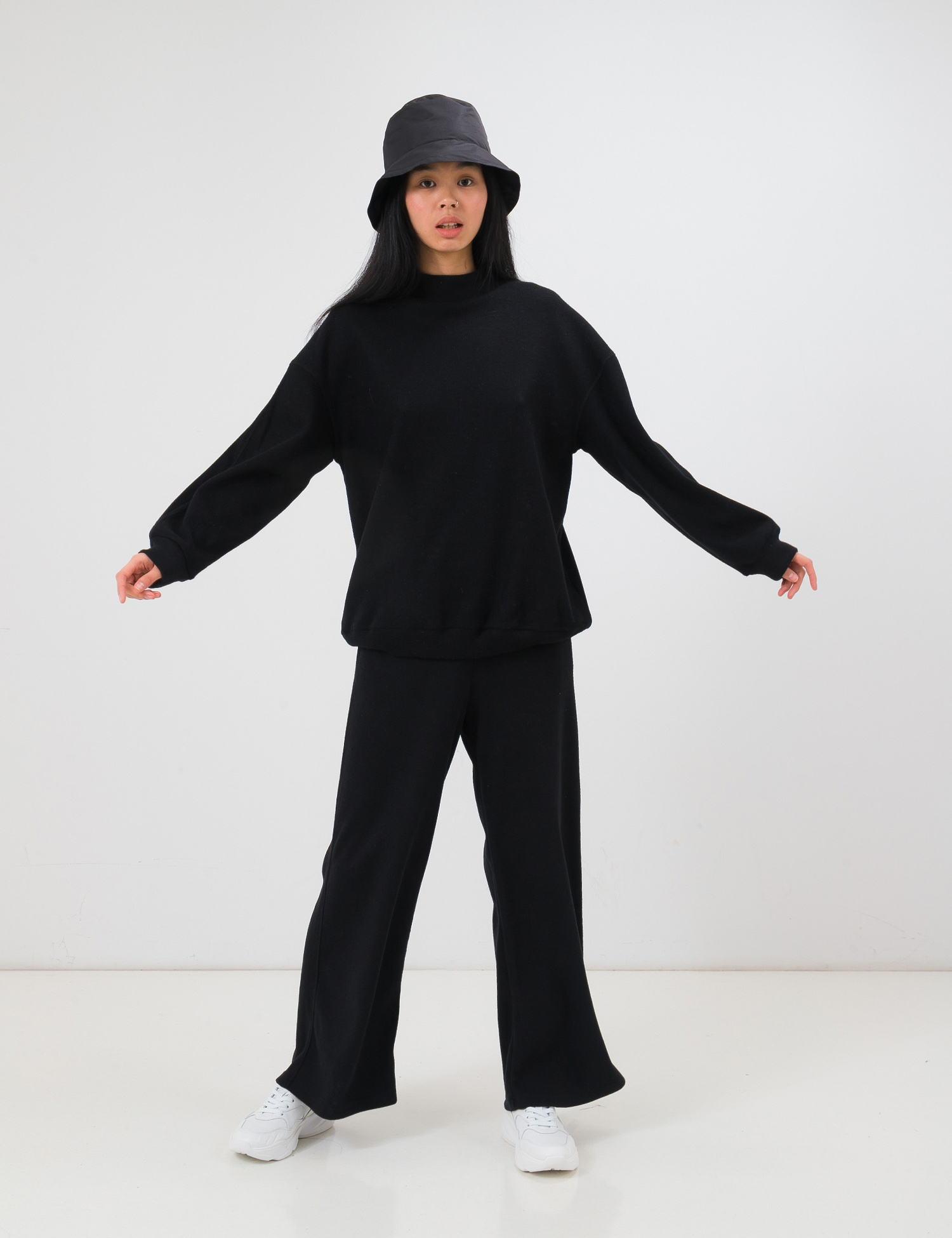 Картинка Жіночі чорні штани з додаванням вовни