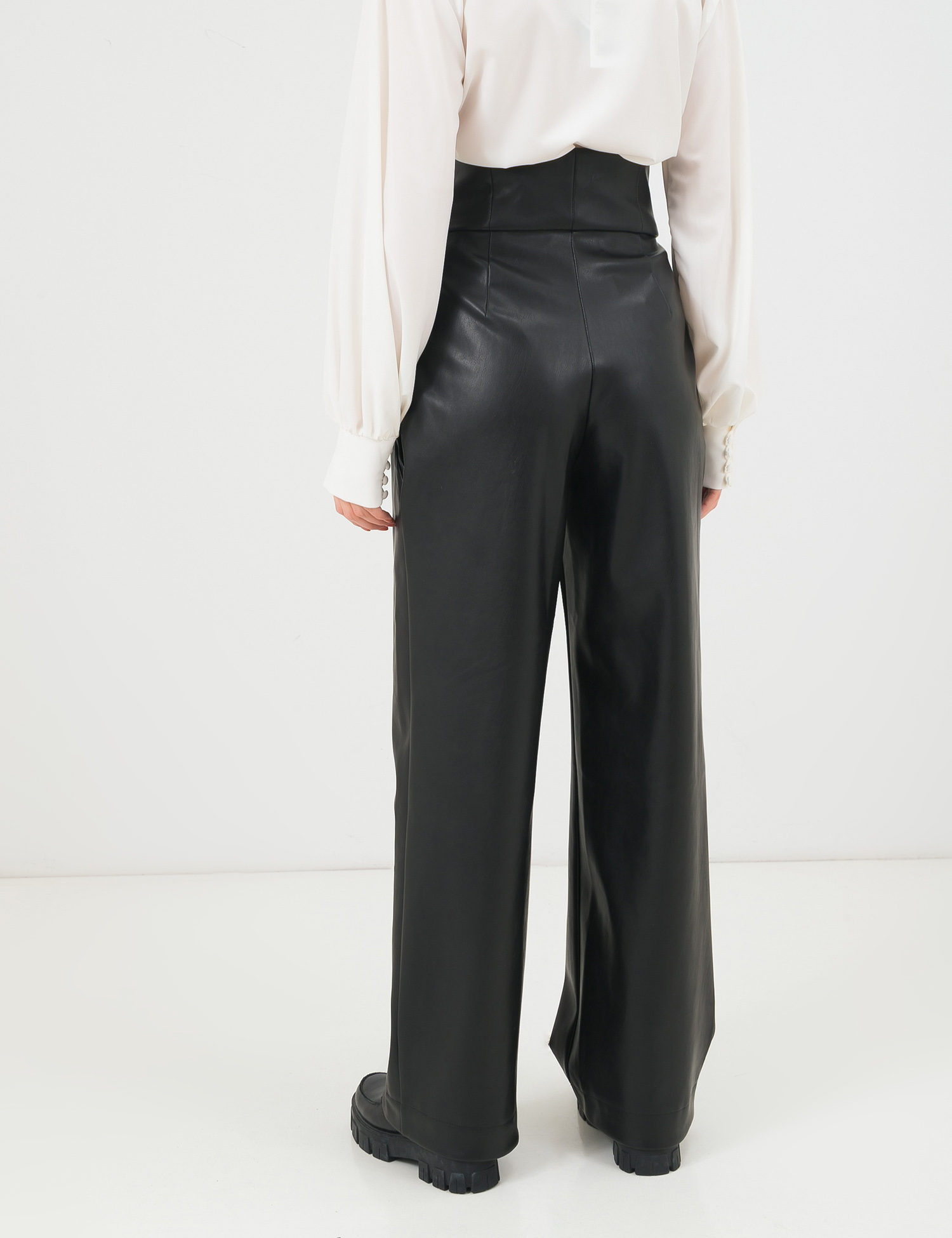 Картинка Жіночі чорні штани з екошкіри