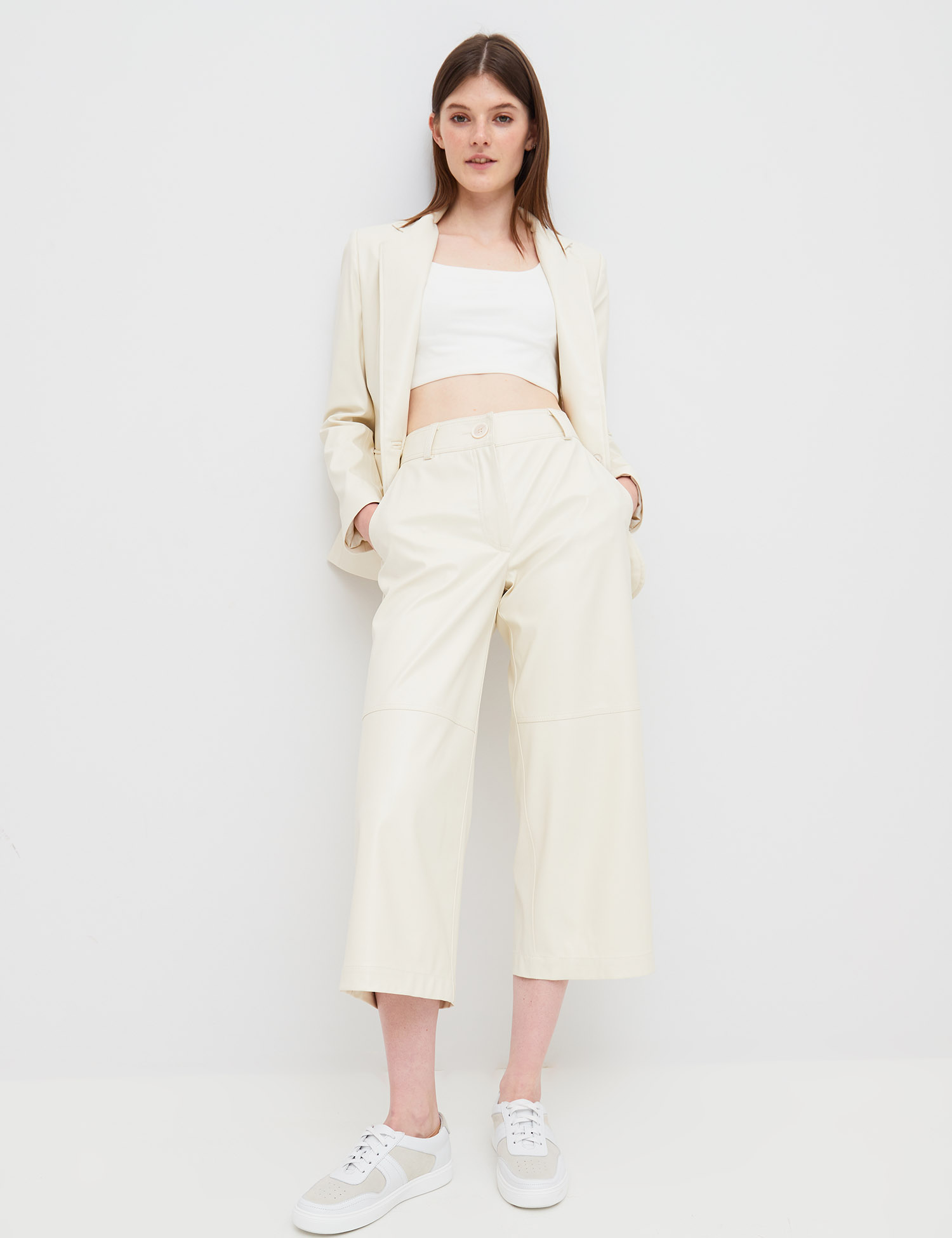 Картинка Жіночі білі кюлоти з екошкіри