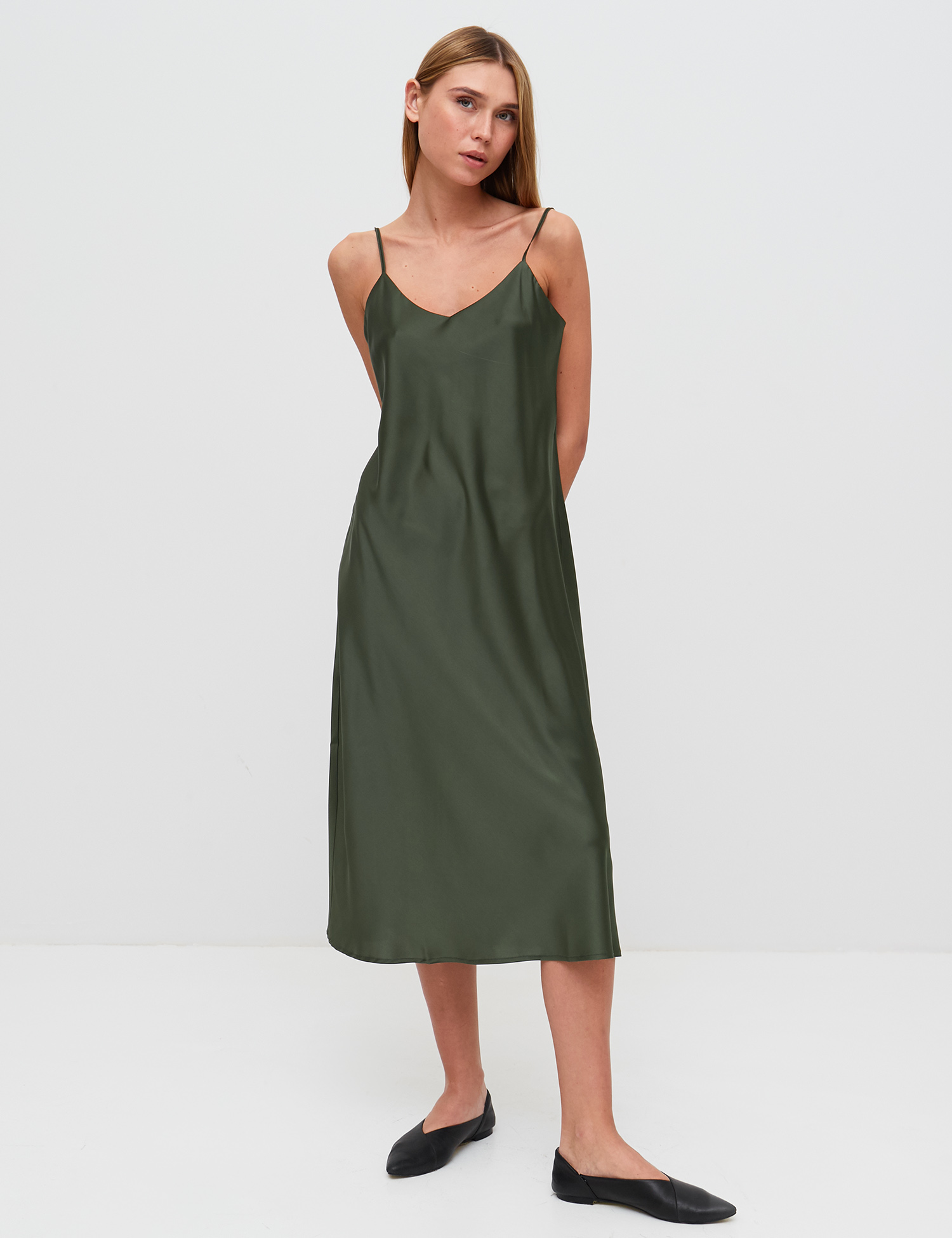 Картинка Зелена сукня з відкритими плечима