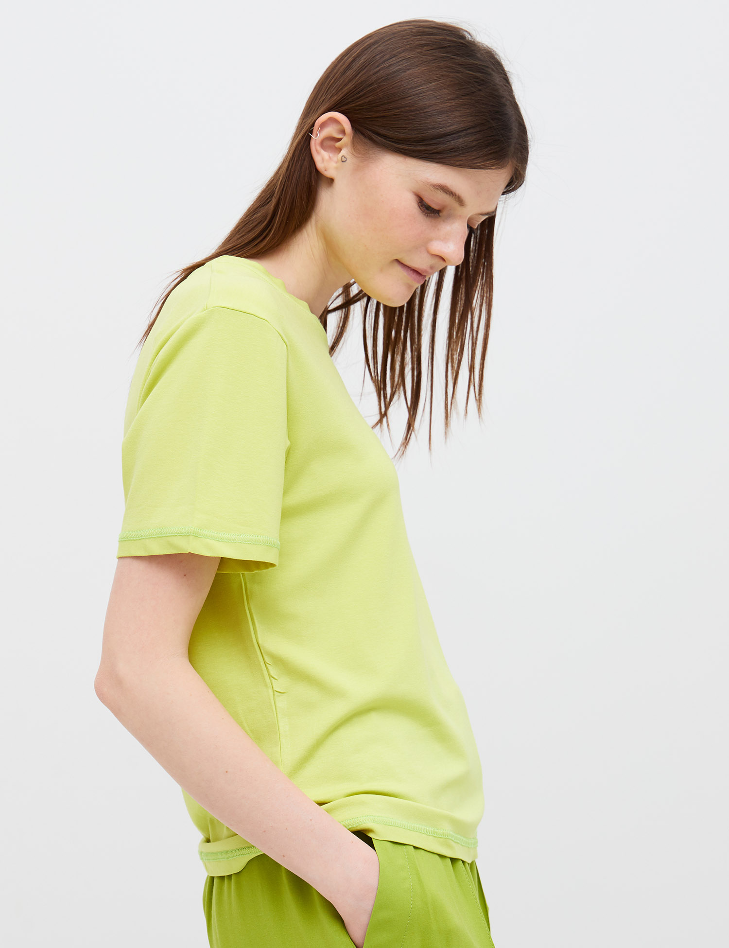Картинка Жіноча світло-зелена футболка