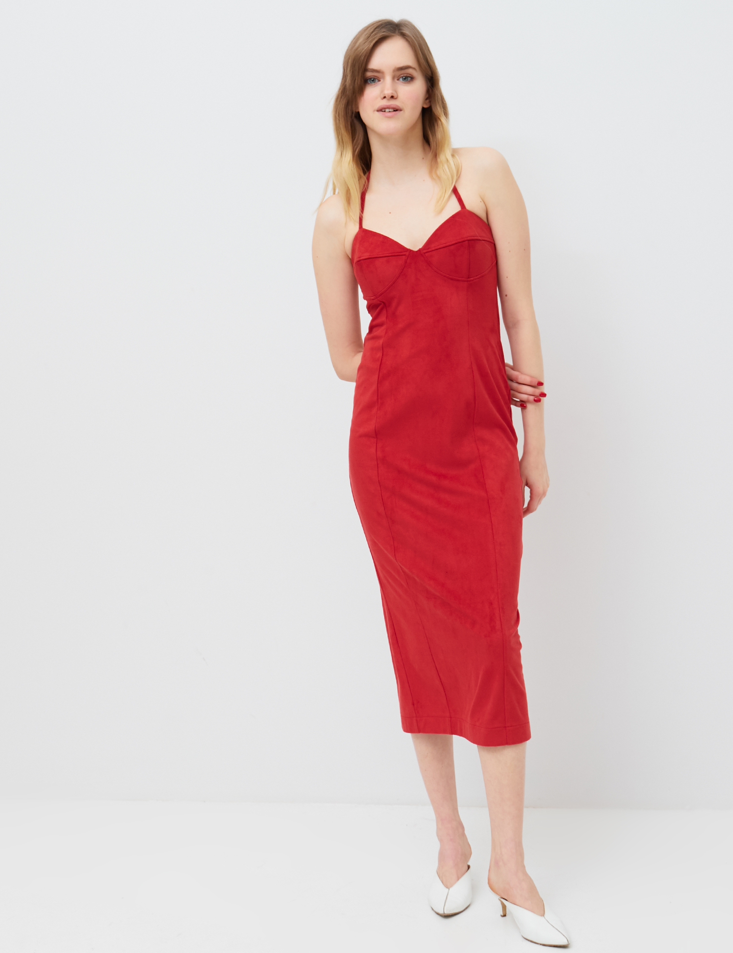 Картинка Червона сукня з відкритою спиною