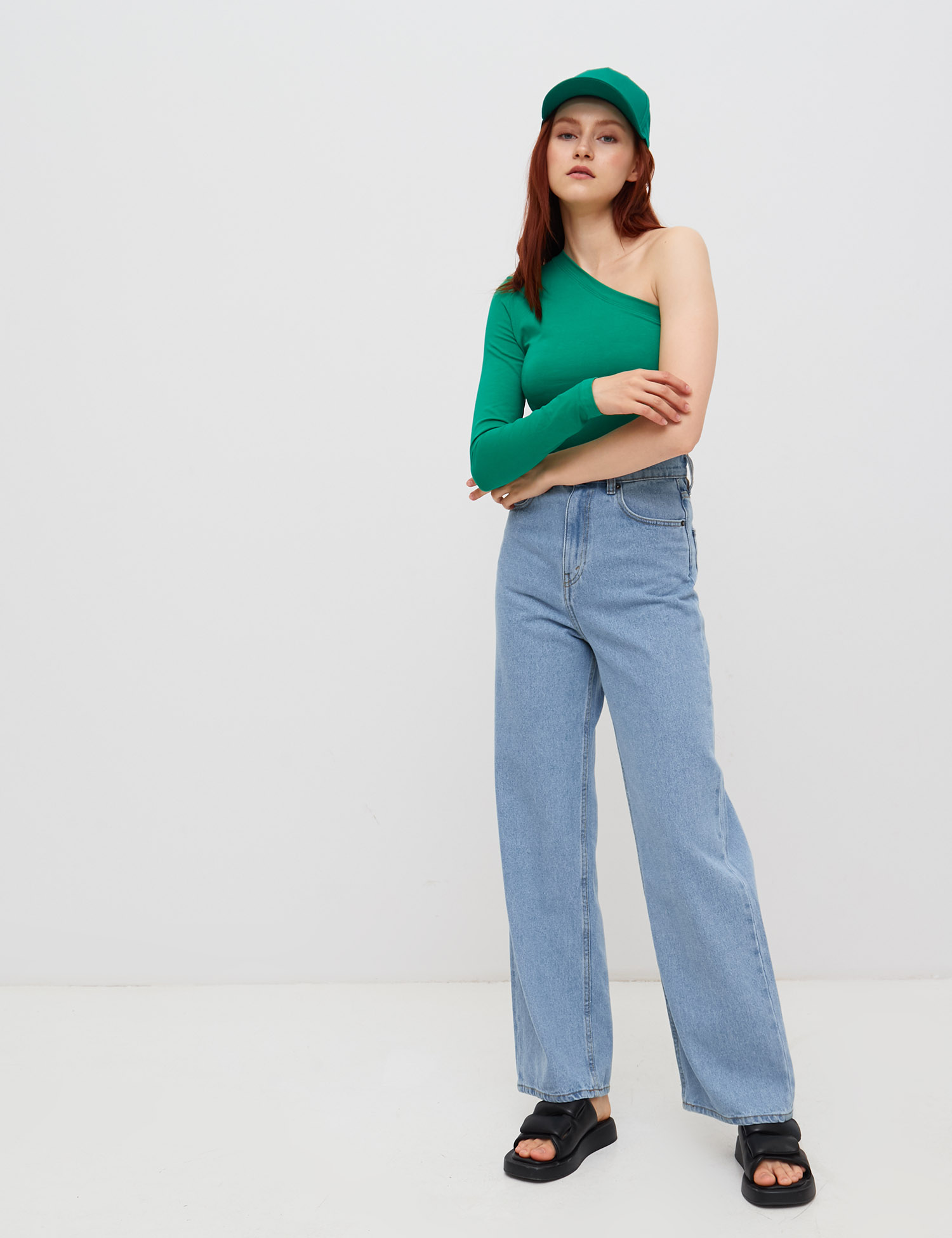 Картинка Зелений топ на одне плече