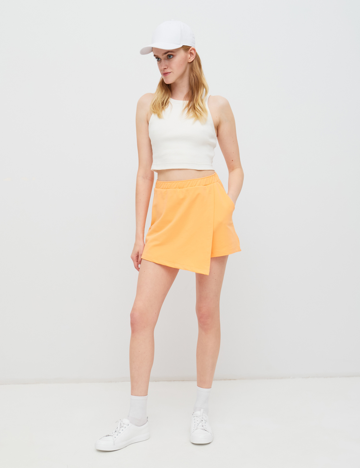 Картинка Жіночі помаранчеві асиметричні шорти