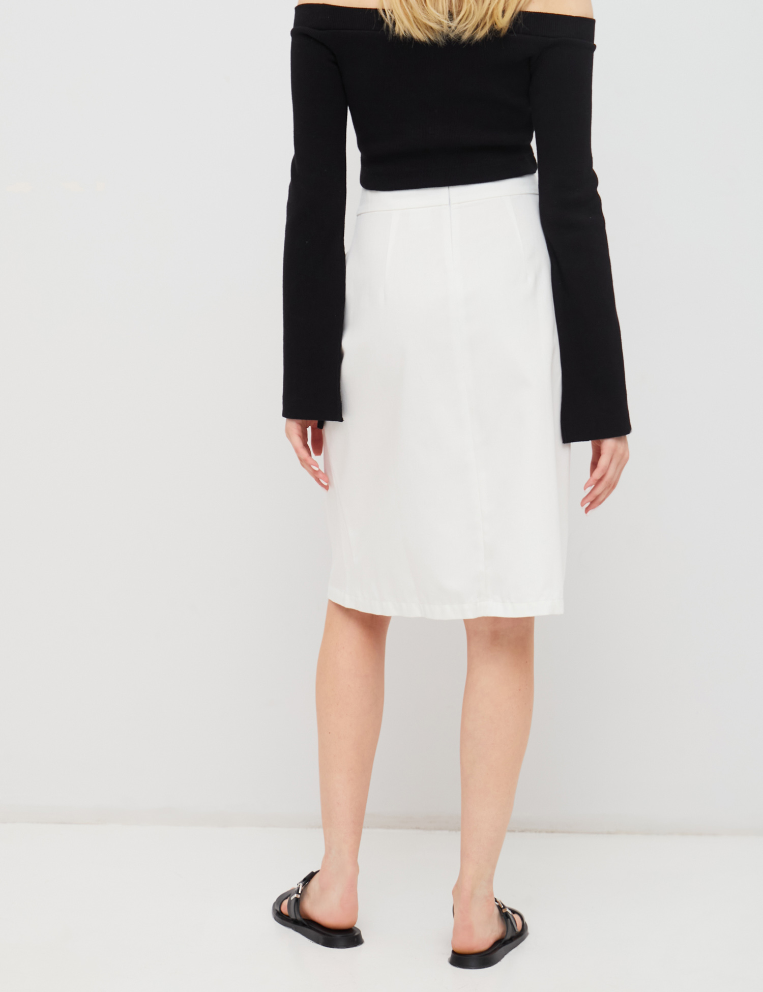 Картинка Бежева спідниця з поясом