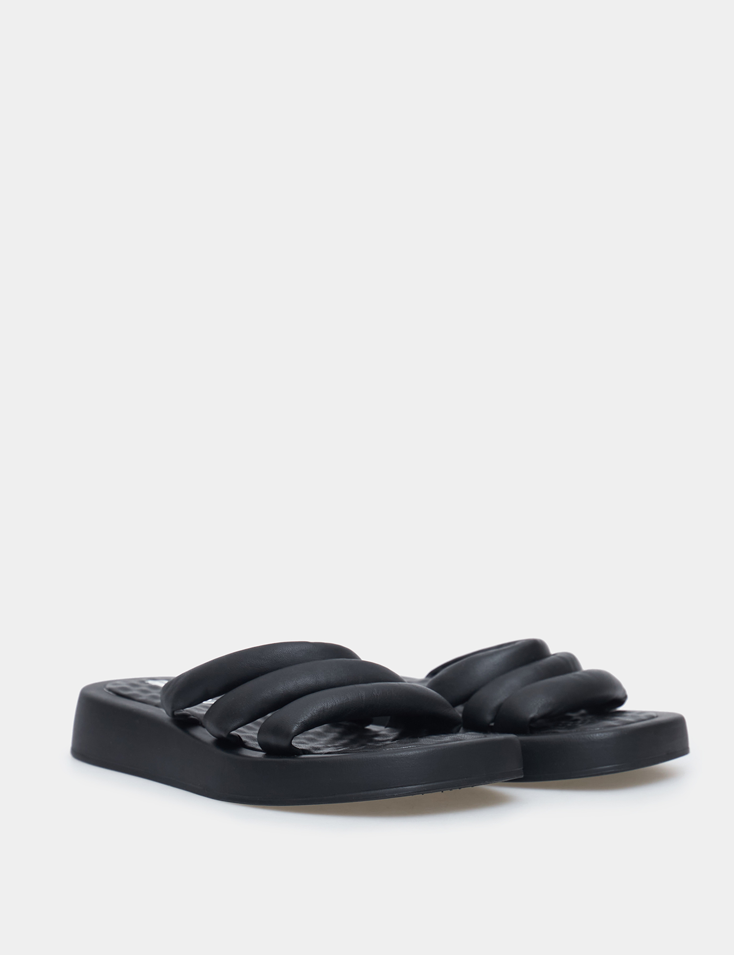 Картинка Жіночі чорні шкіряні шльопанці