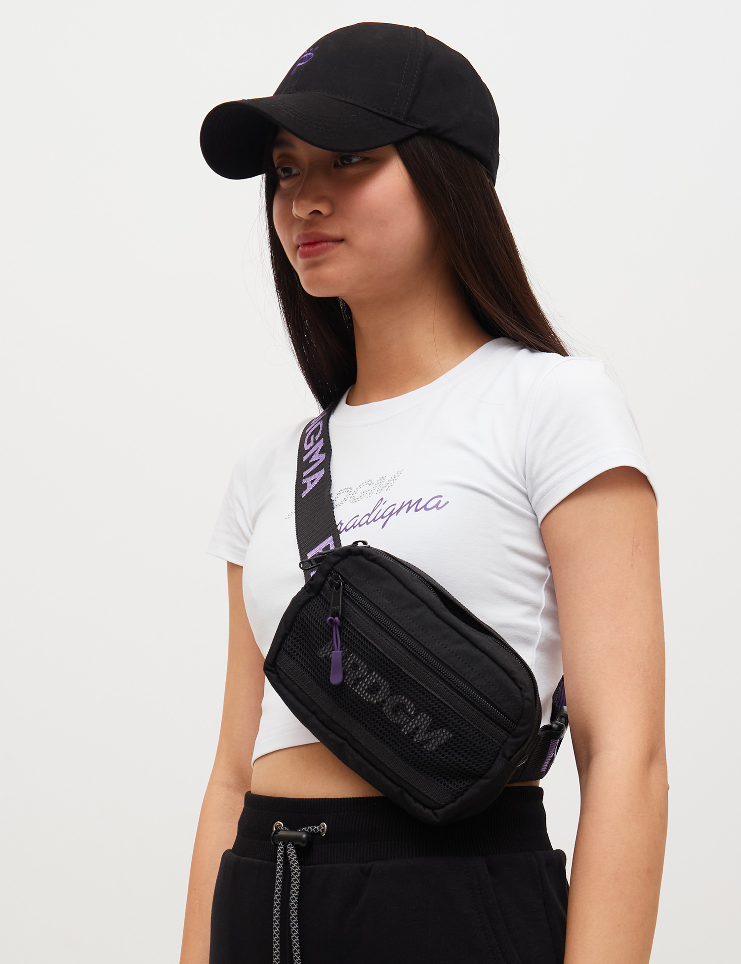 Картинка Чорна сумка месенджер