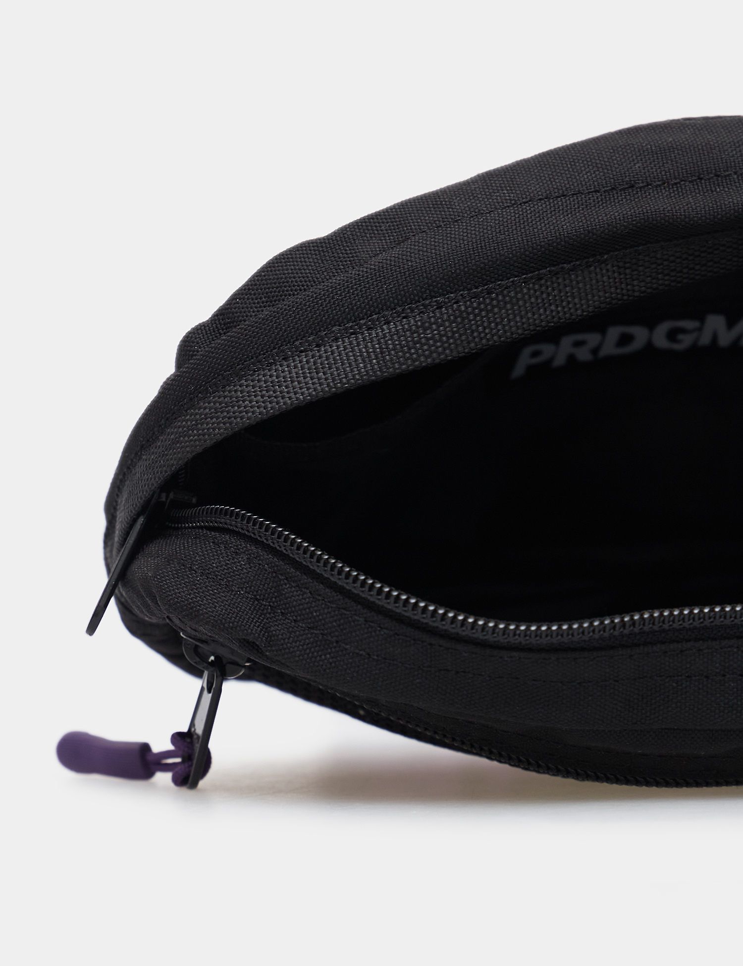 Картинка Чорна сумка месенджер