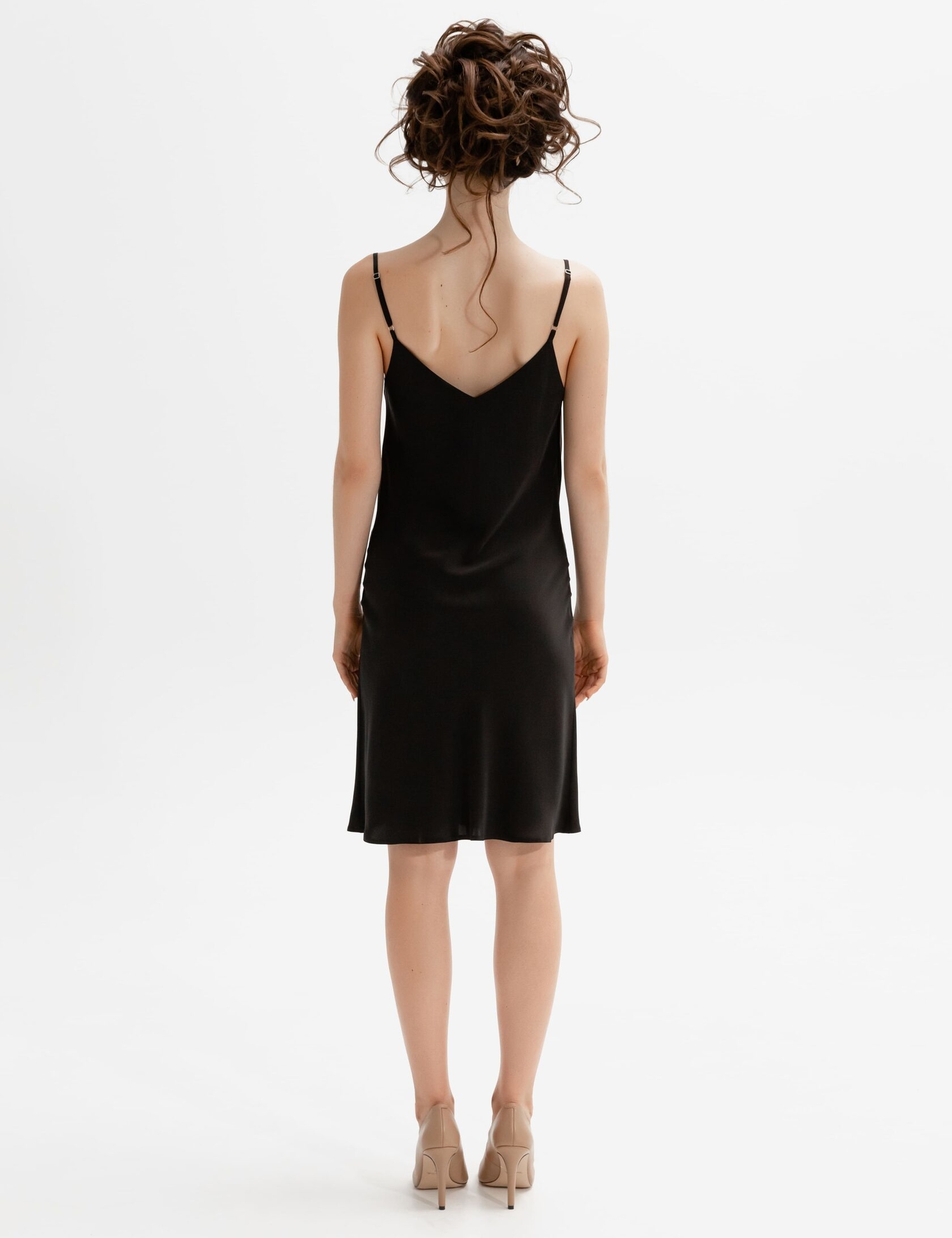 Картинка Чорна шовкова міні-сукня