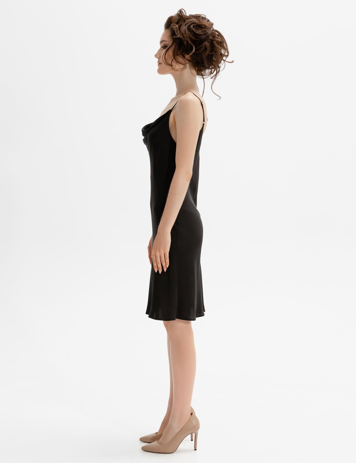 Картинка Чорна шовкова міні-сукня