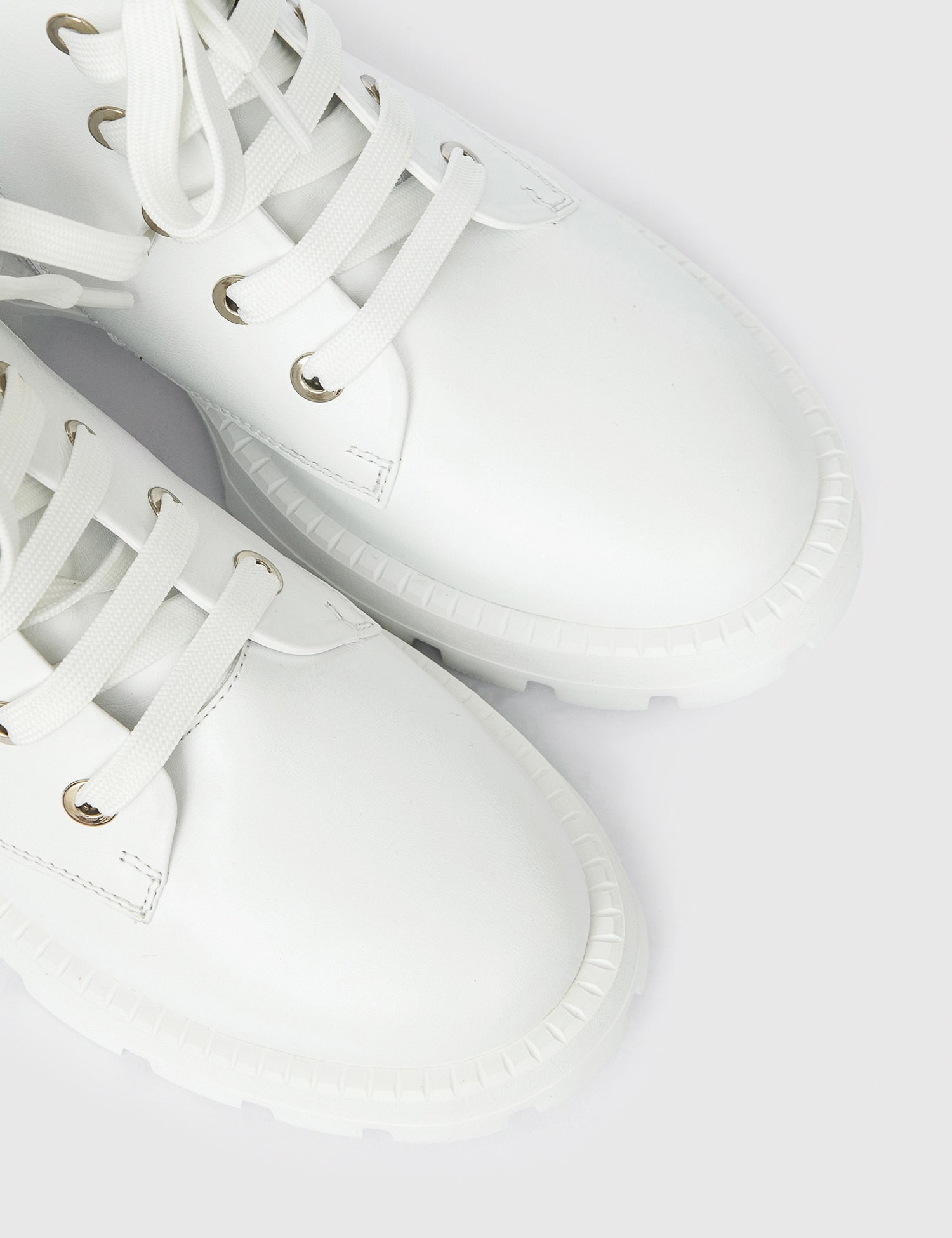 Картинка Білі шкіряні черевики
