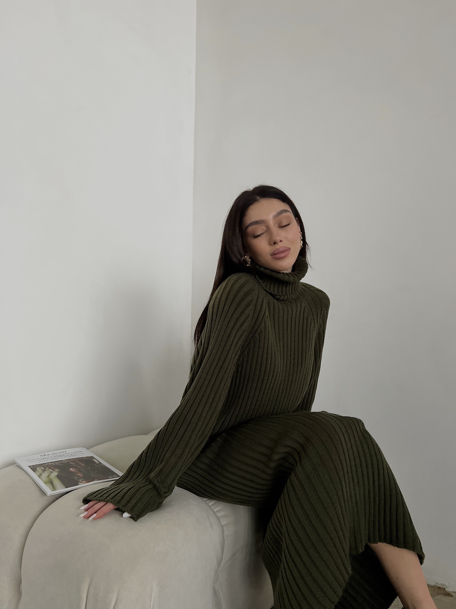 Картинка Темно-зелена сукня