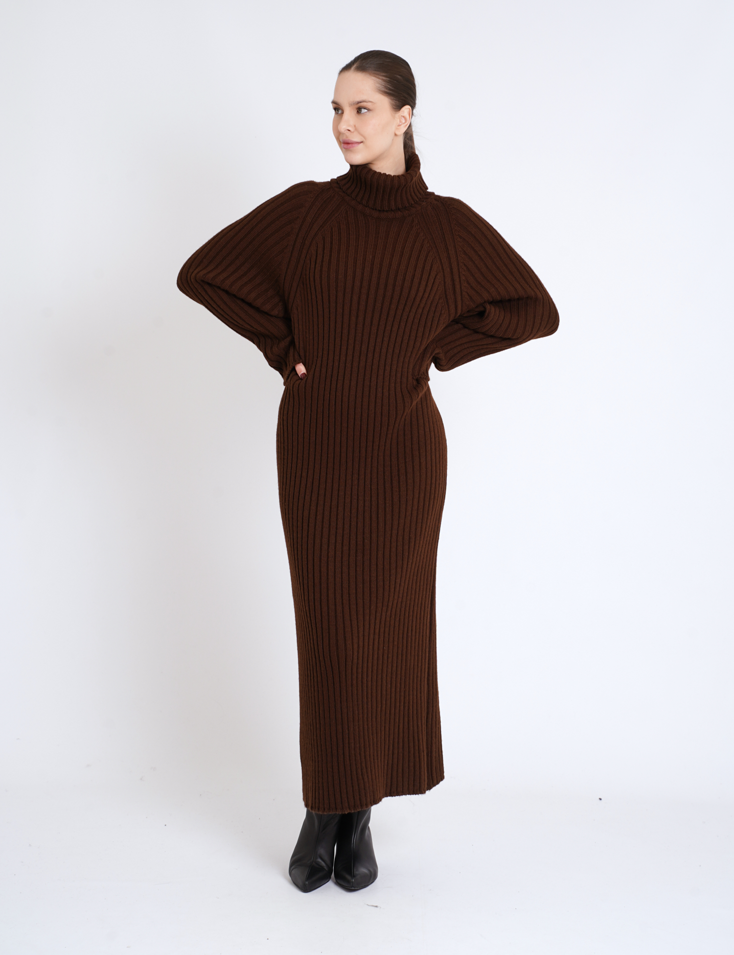 Картинка Сукня темно-коричнева