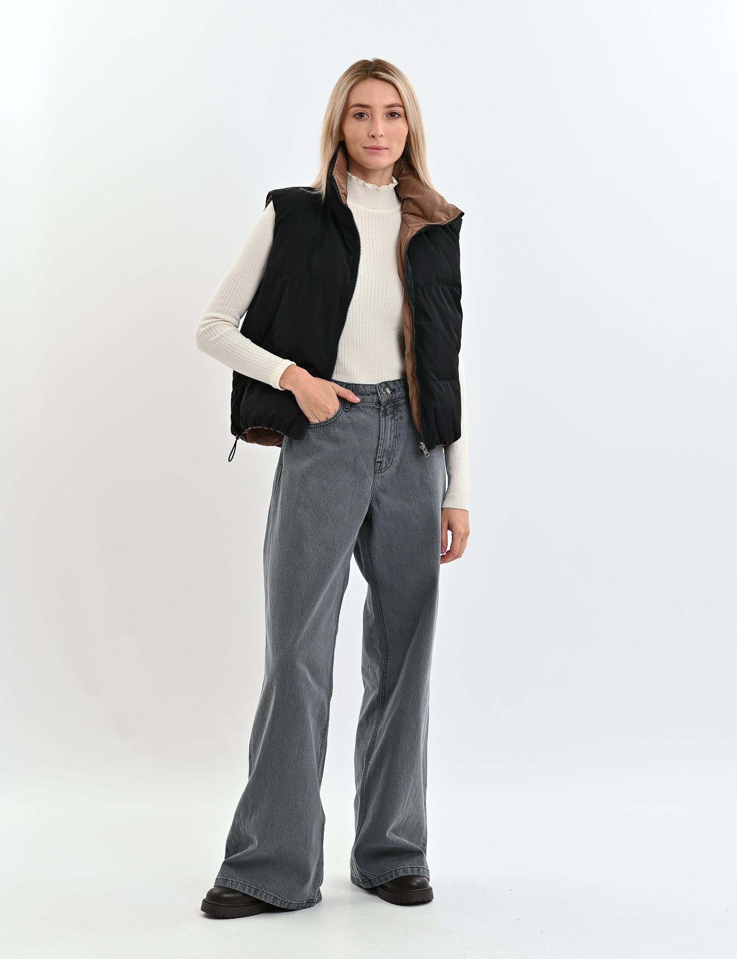 Картинка Двосторонній жилет коричнево-чорний