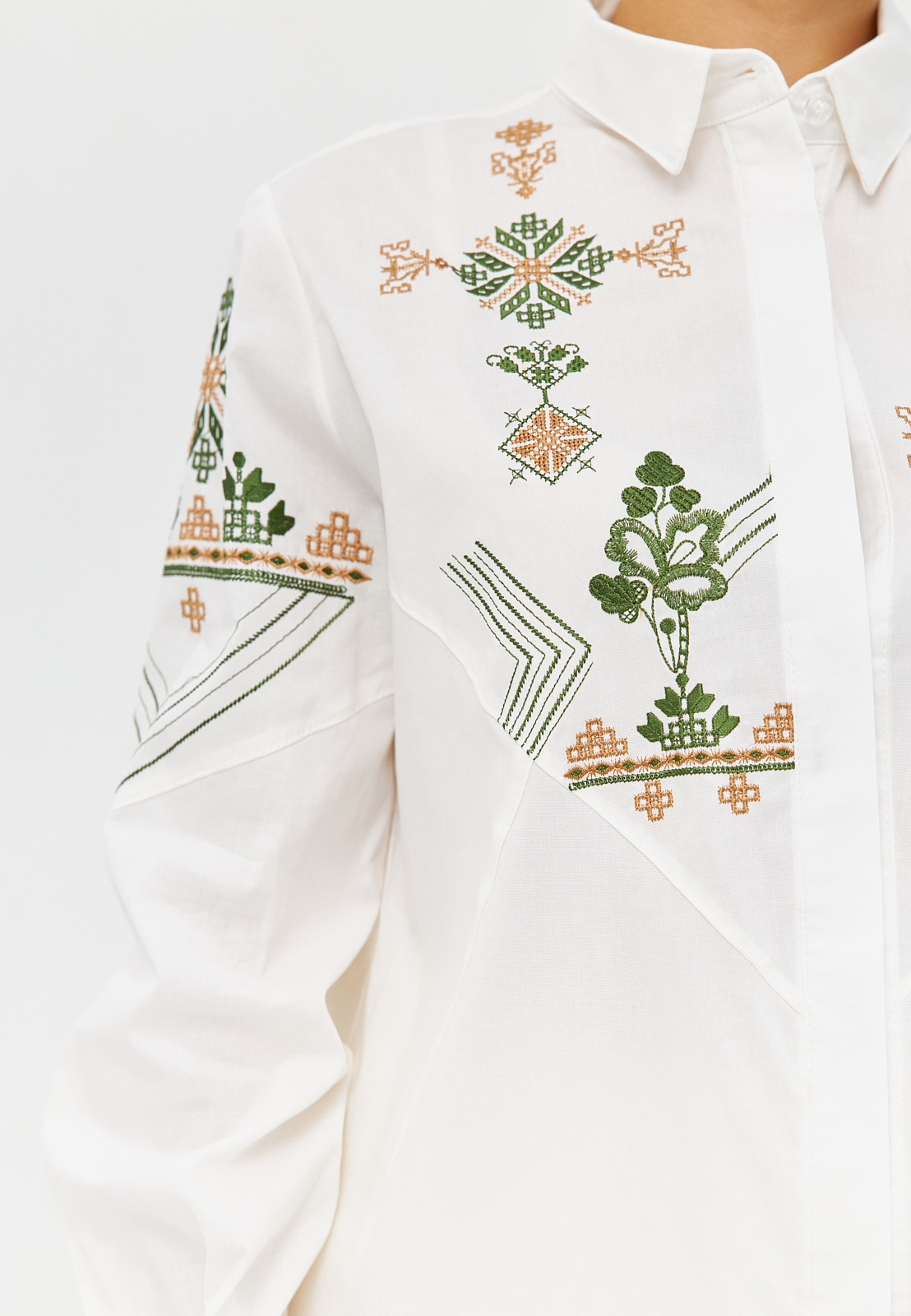 Картинка Біло-зелена вишиванка