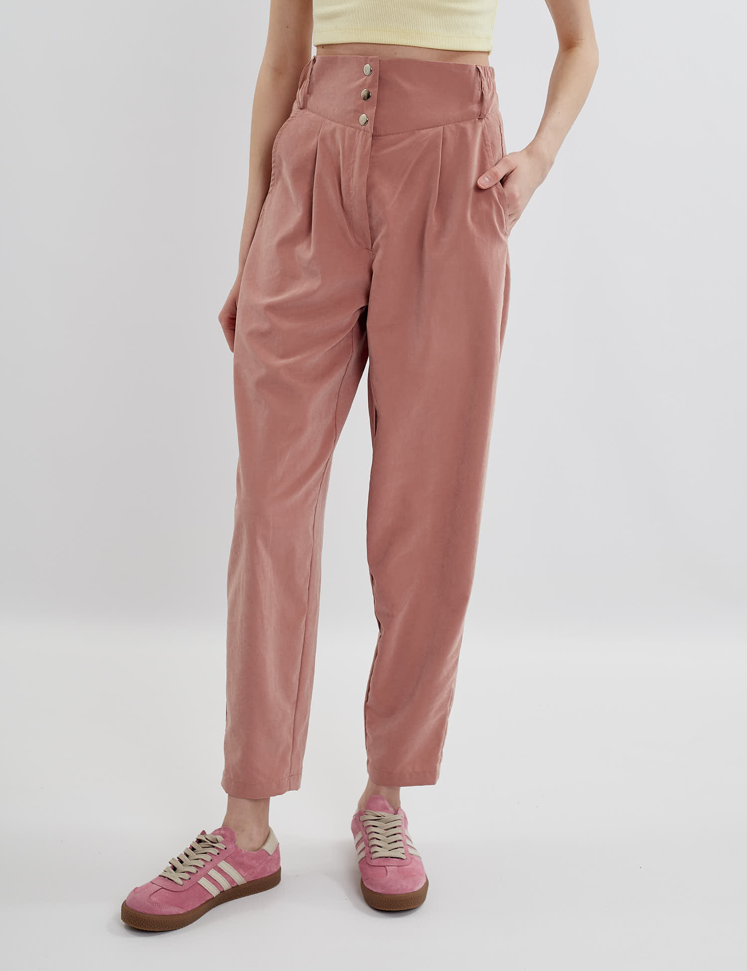 Картинка Брюки помаранчеві 