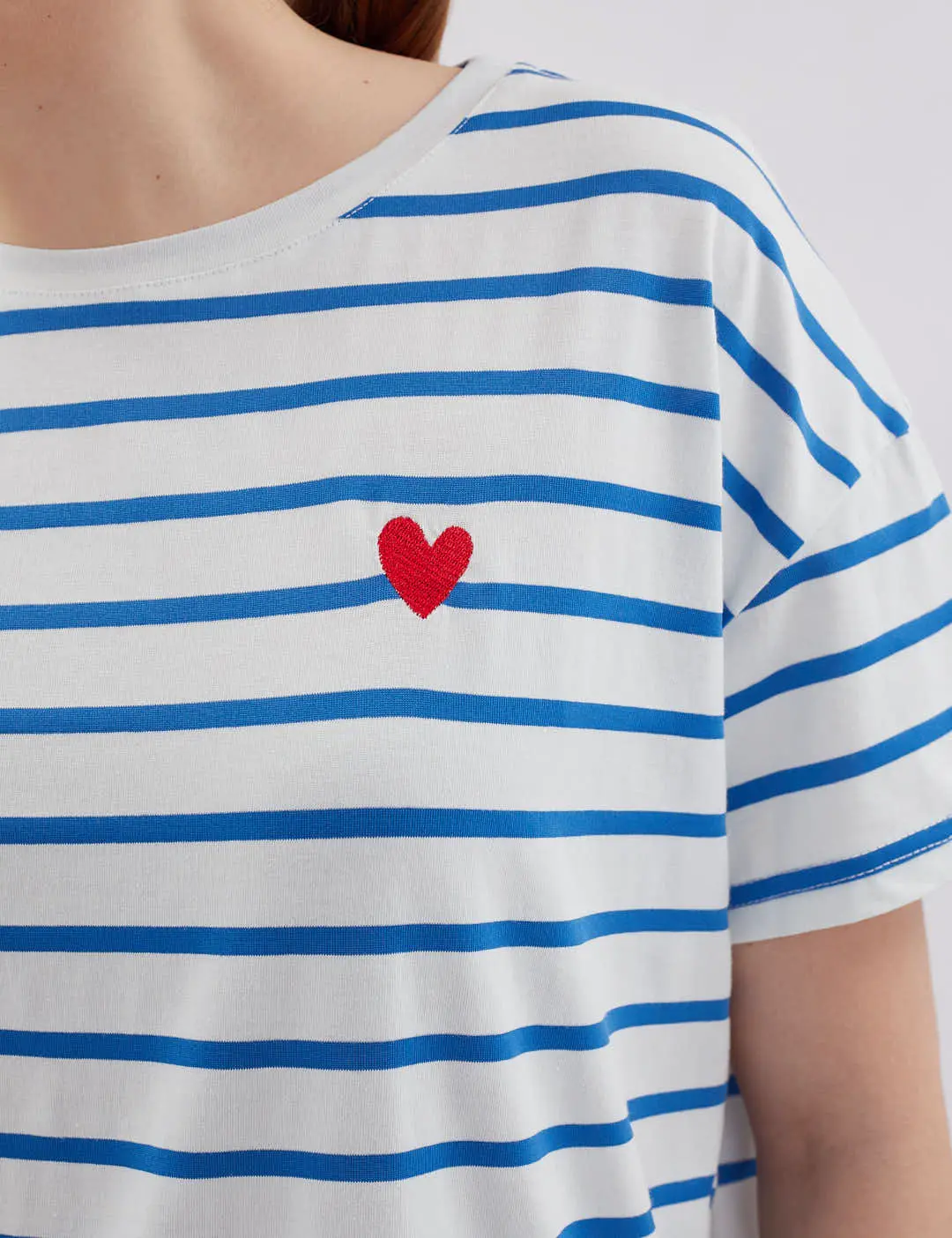 Картинка Футболка біло-синя смугаста