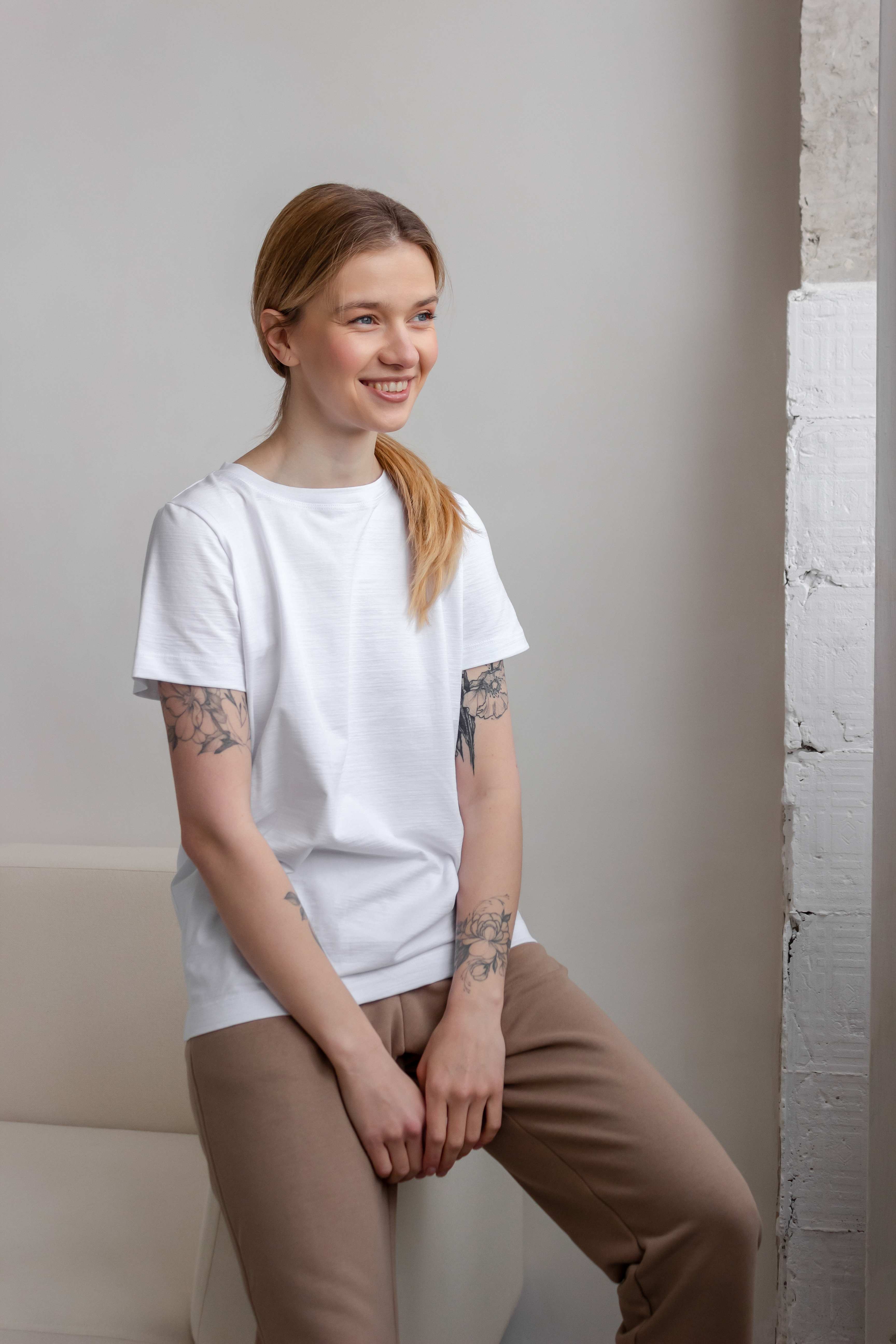 Картинка Біла футболка