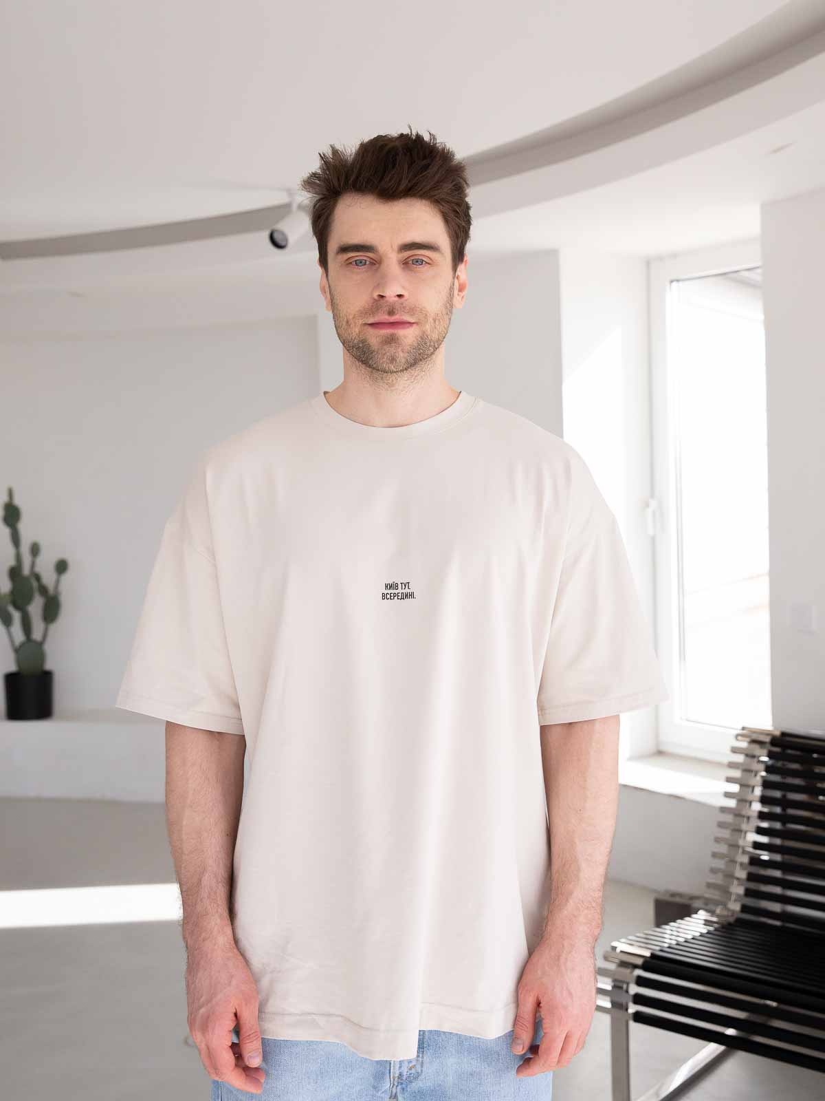 Картинка Футболка бежева