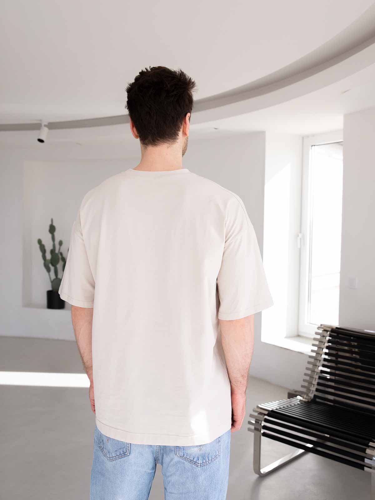 Картинка Футболка бежева