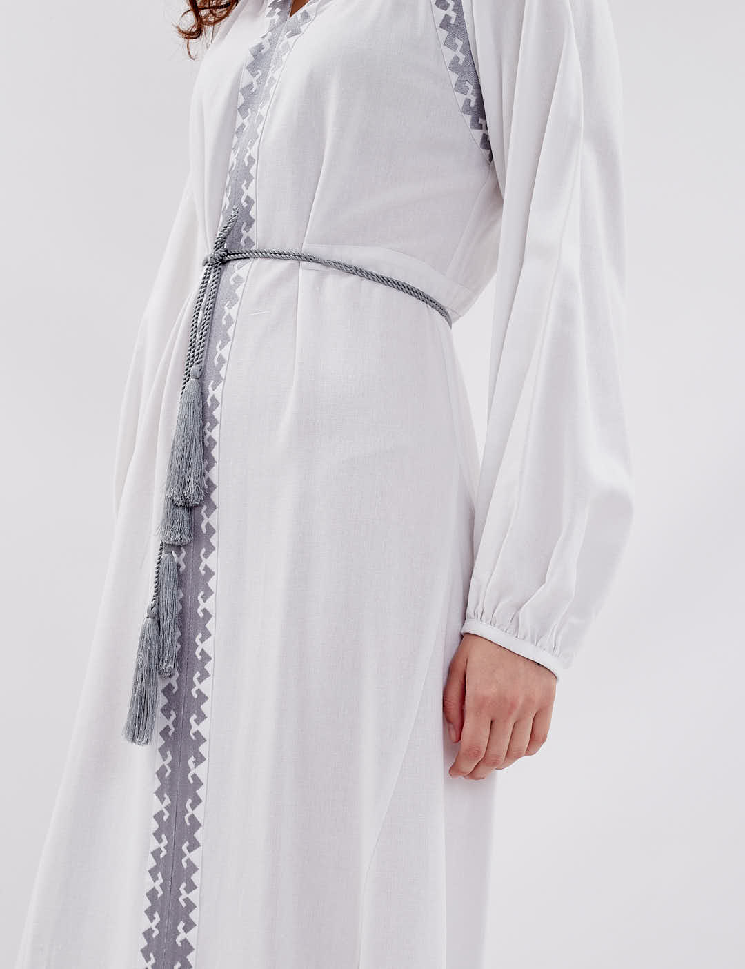 Картинка Вишита сукня міді біла