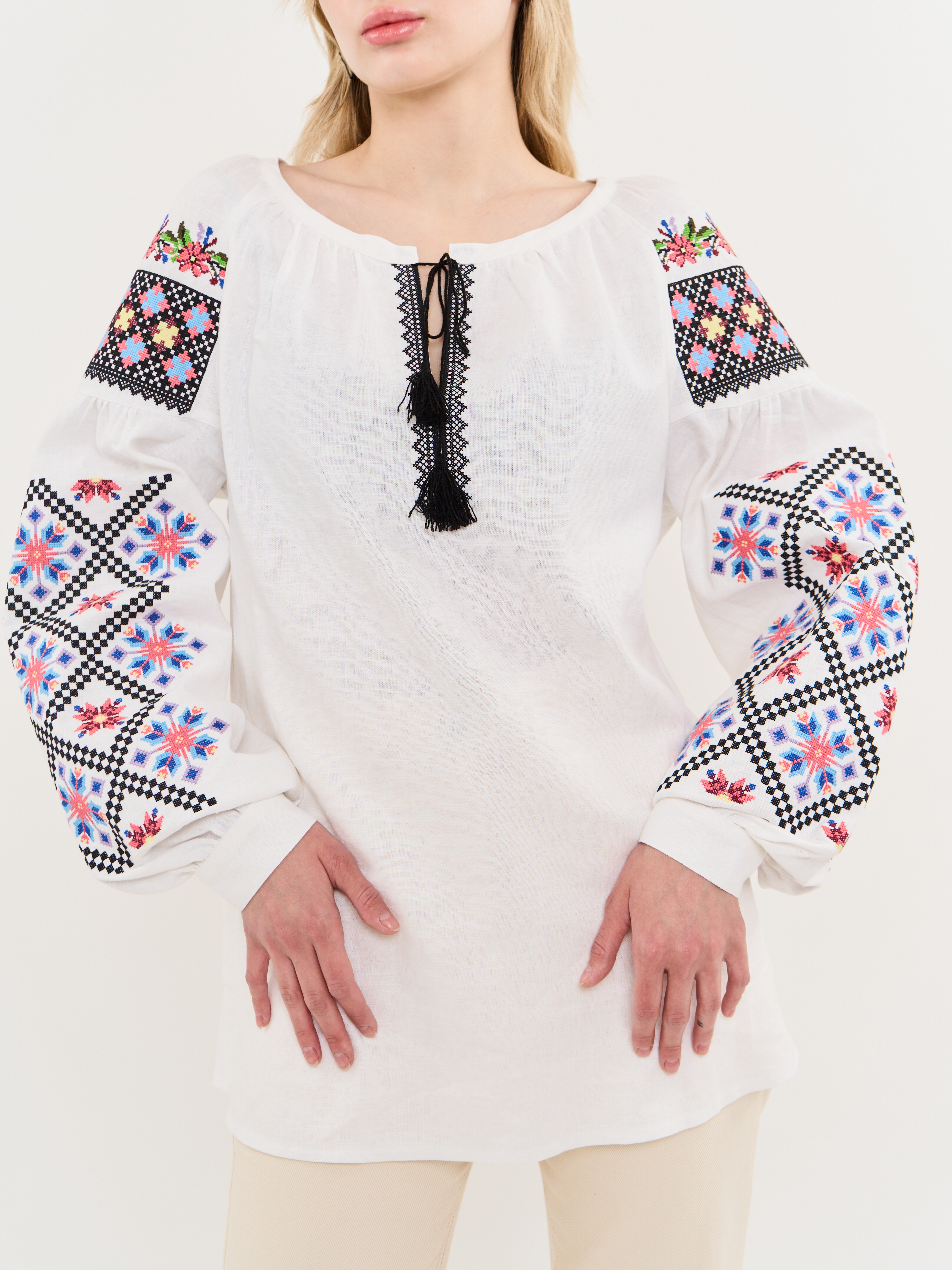 Картинка Біла вишиванка
