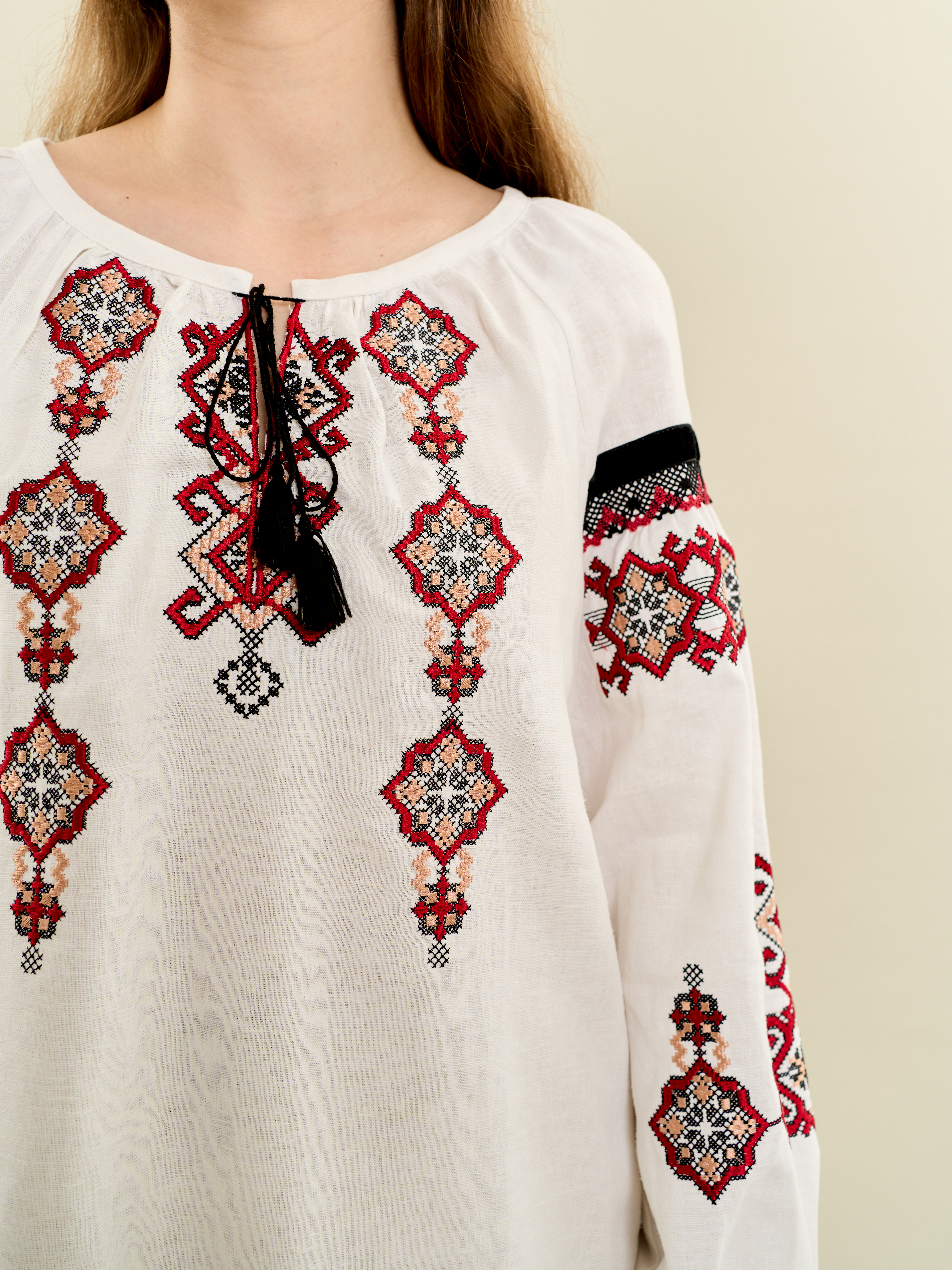 Картинка Біла вишиванка