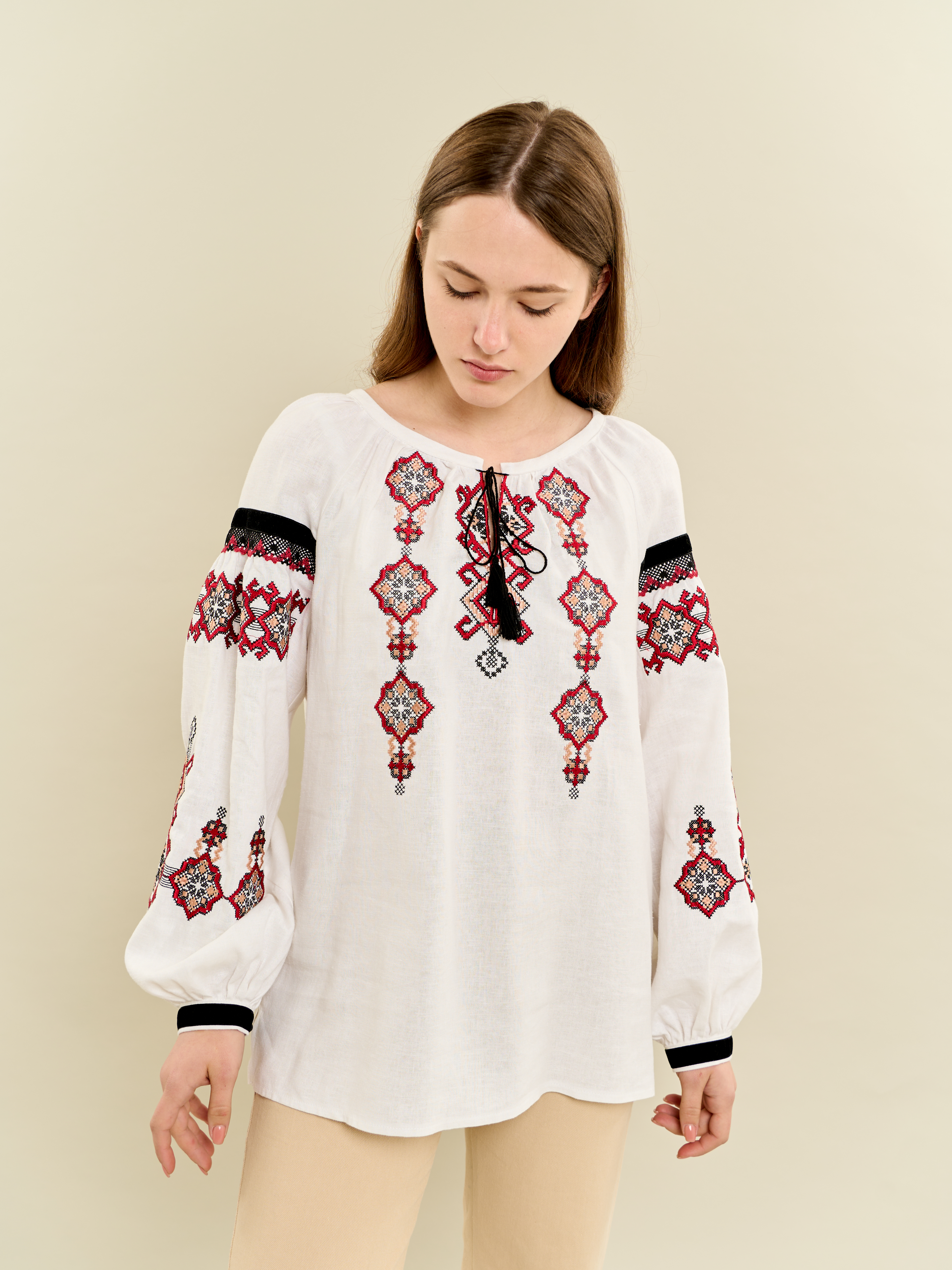 Картинка Біла вишиванка