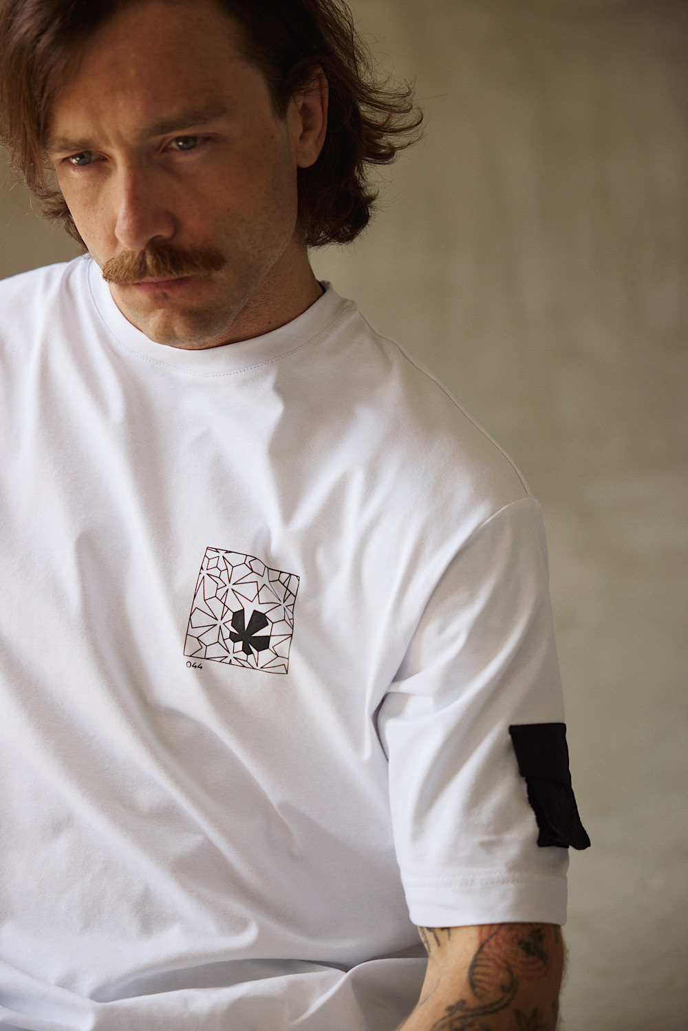 Картинка Біла футболка "Каштани"