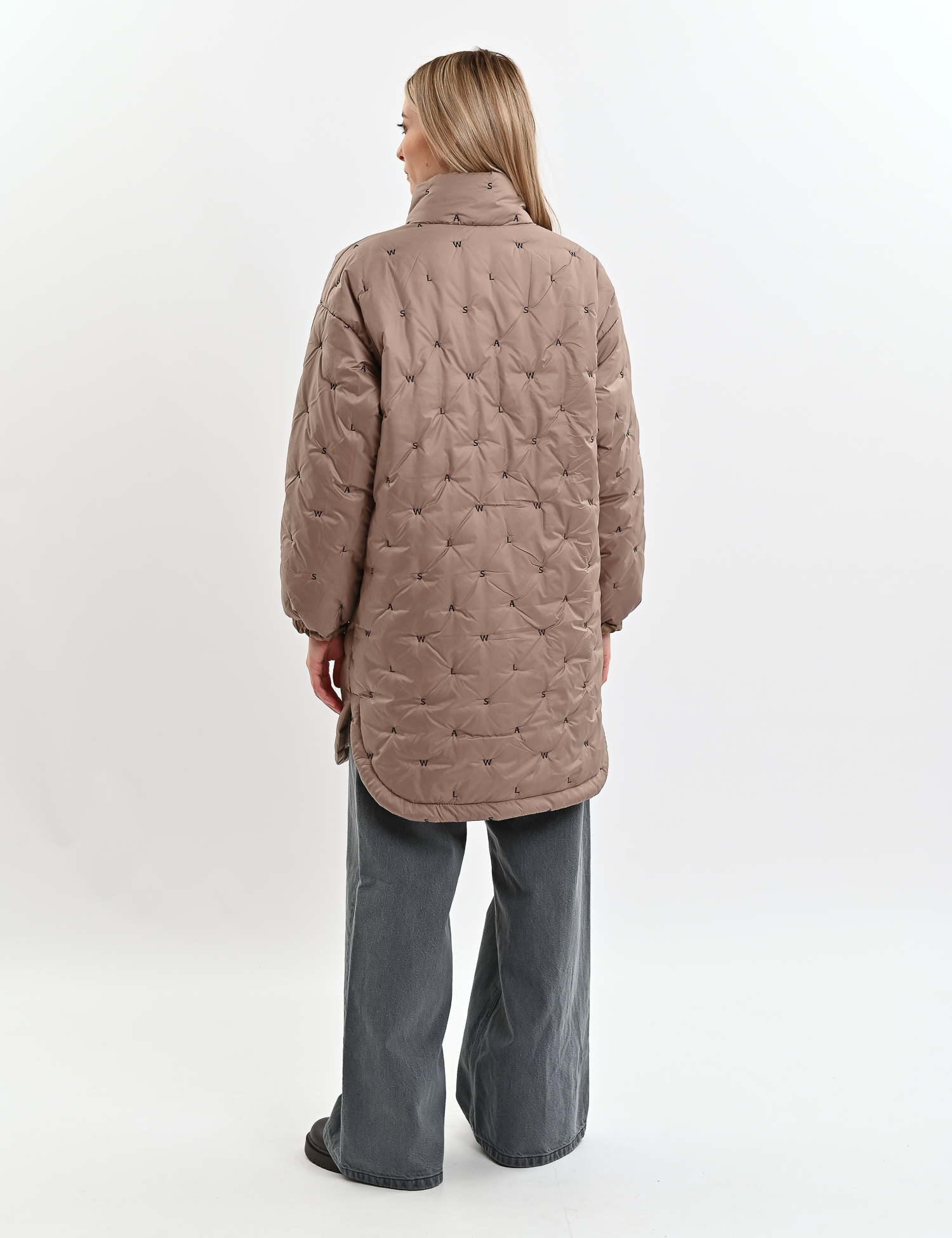 Картинка Бежева куртка