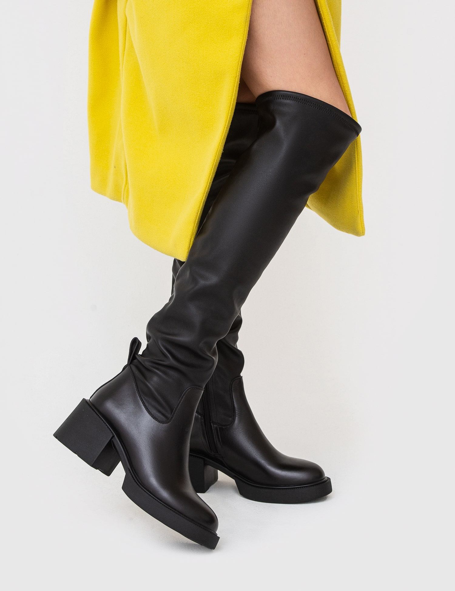 Картинка Соботи чорні шкіряні