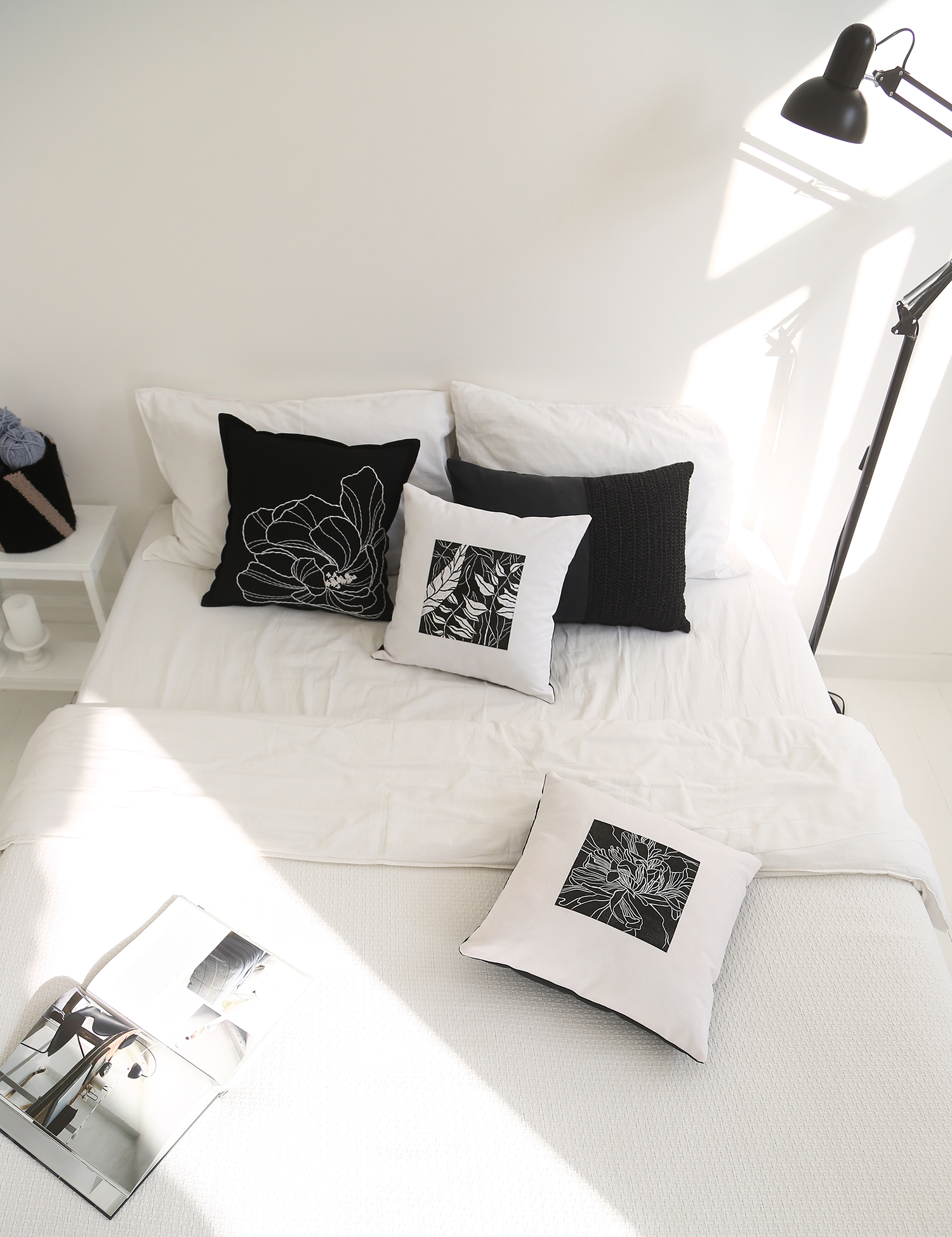 Картинка Чорно-біла подушка