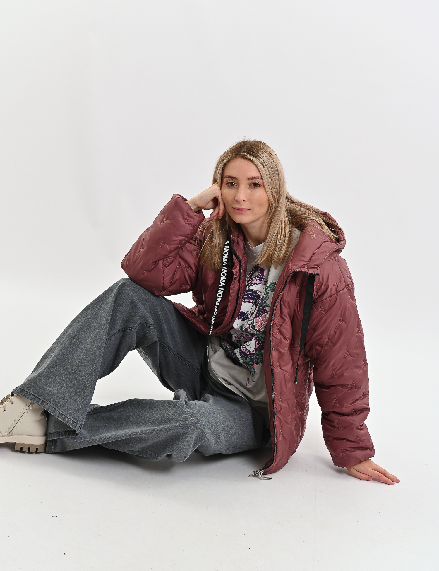 Картинка Бордова куртка