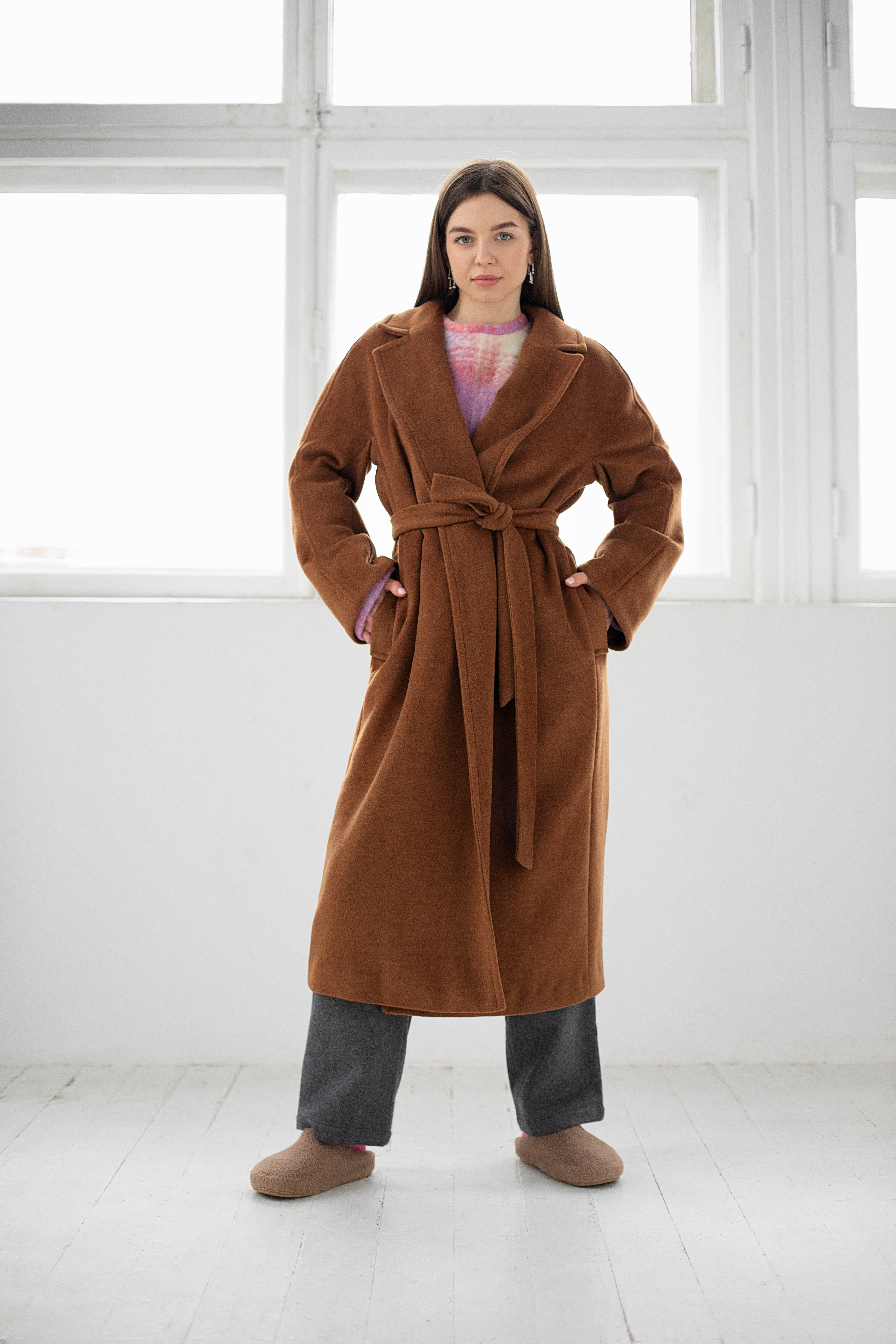 Картинка Коричневе пальто