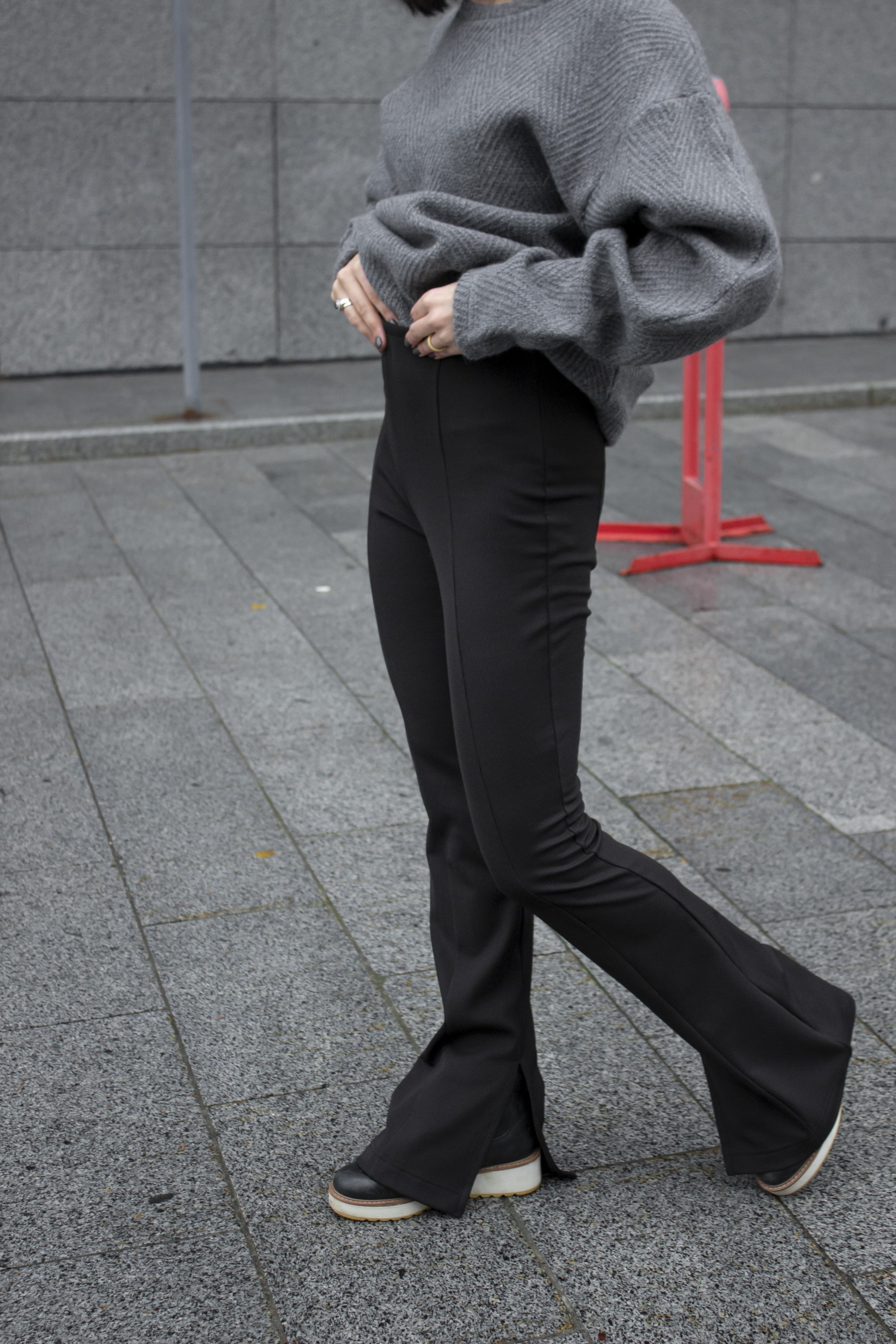 Картинка Чорні утеплені брюки 