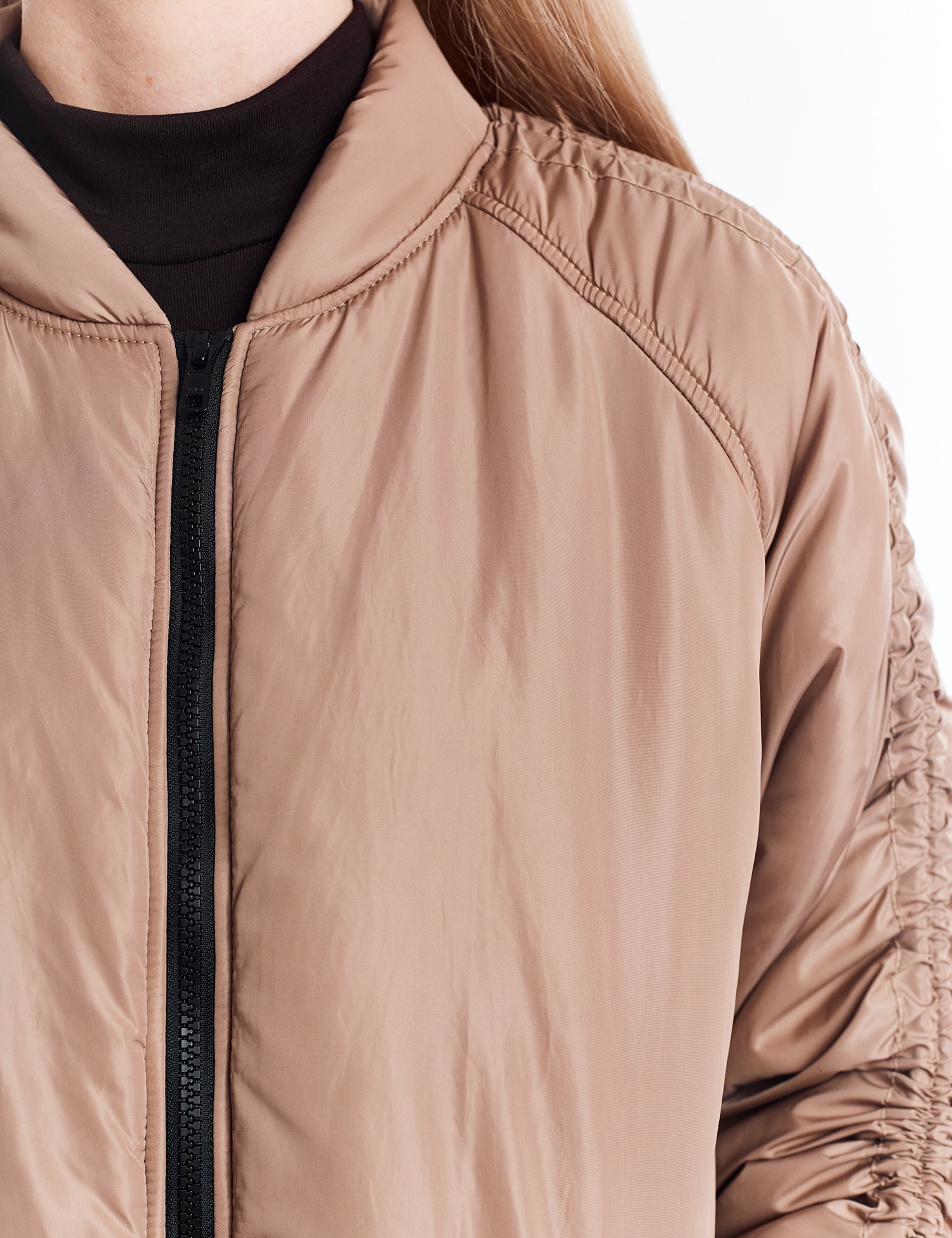 Картинка Куртка бежева з орнаментом