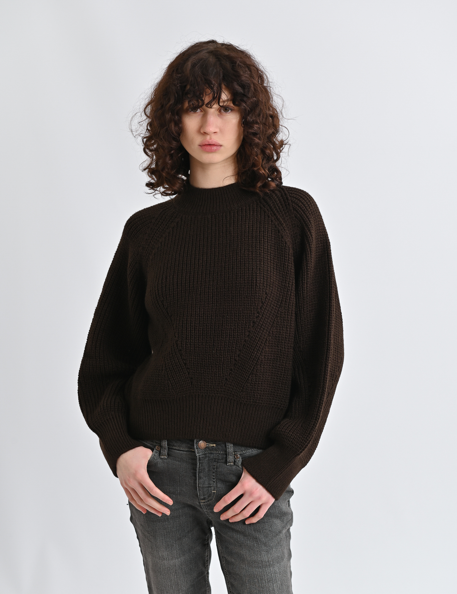 Картинка Светр темно-коричневий