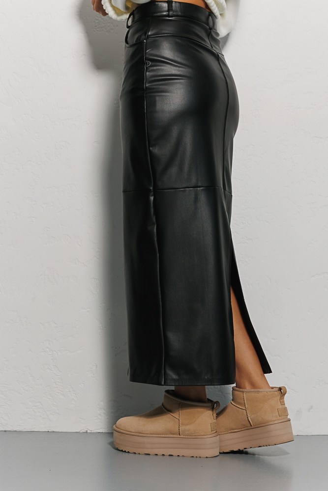 Картинка Чорна спідниця-олівець