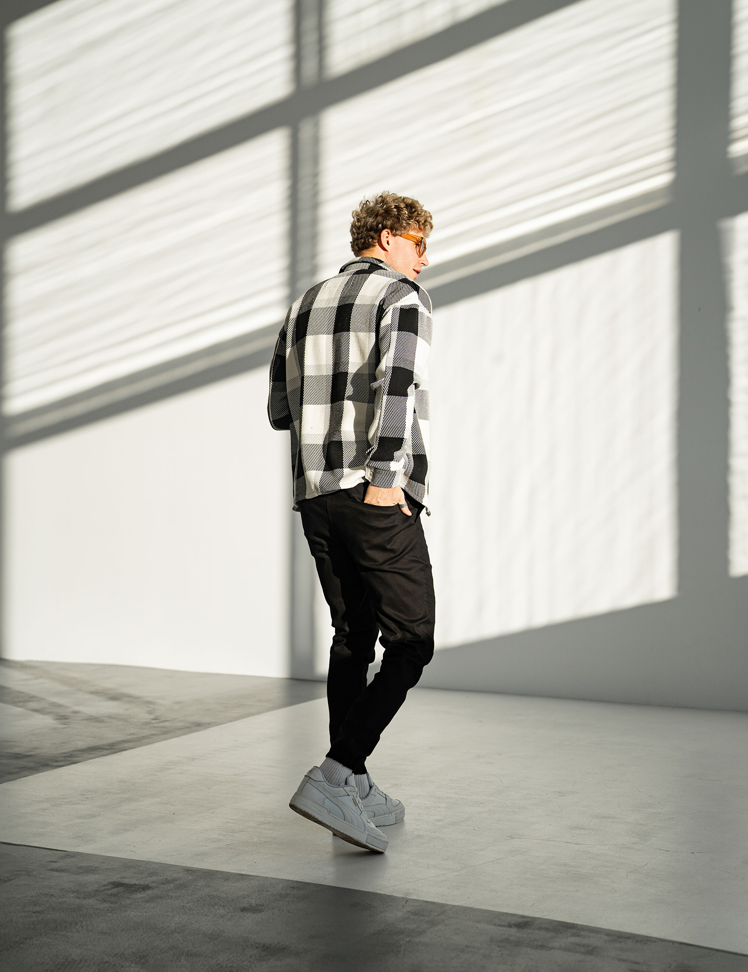 Картинка Сорочка чорна картата