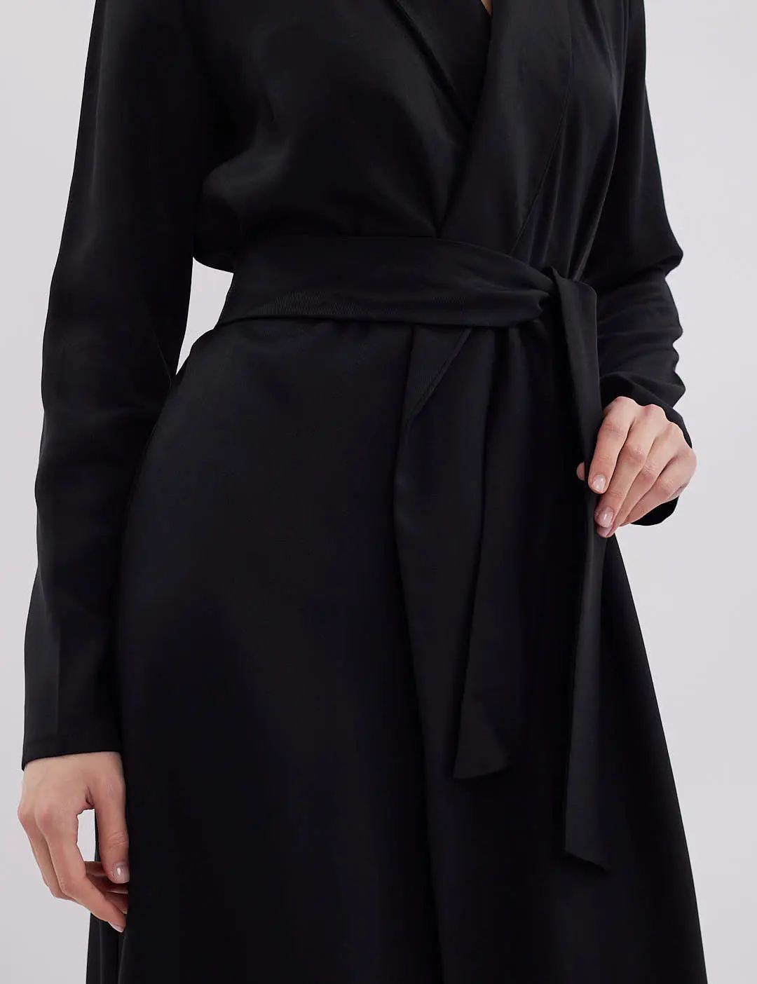 Картинка Сукня міді чорна на запах