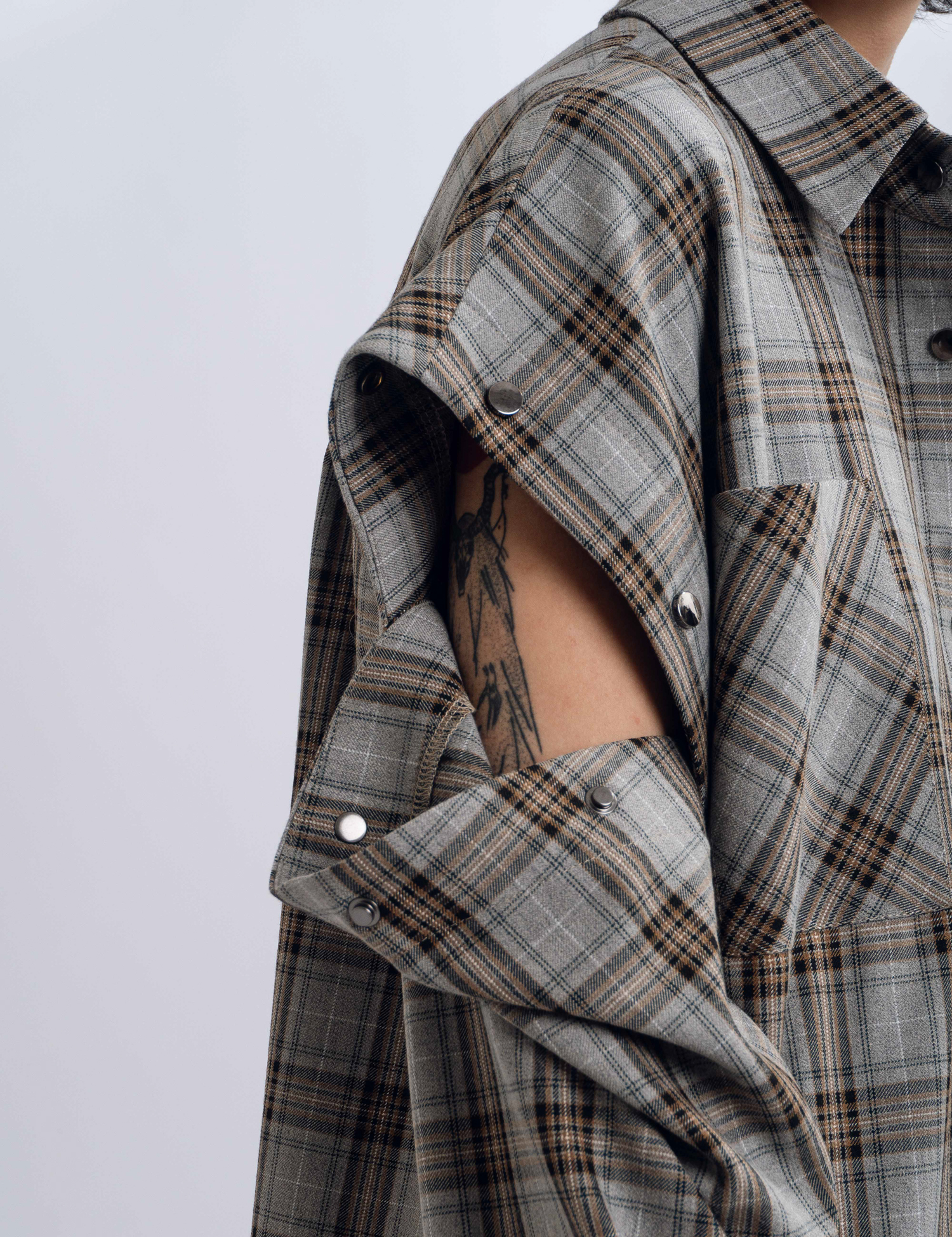 Картинка Сорочка світло-коричнева картата з відстібними рукавами