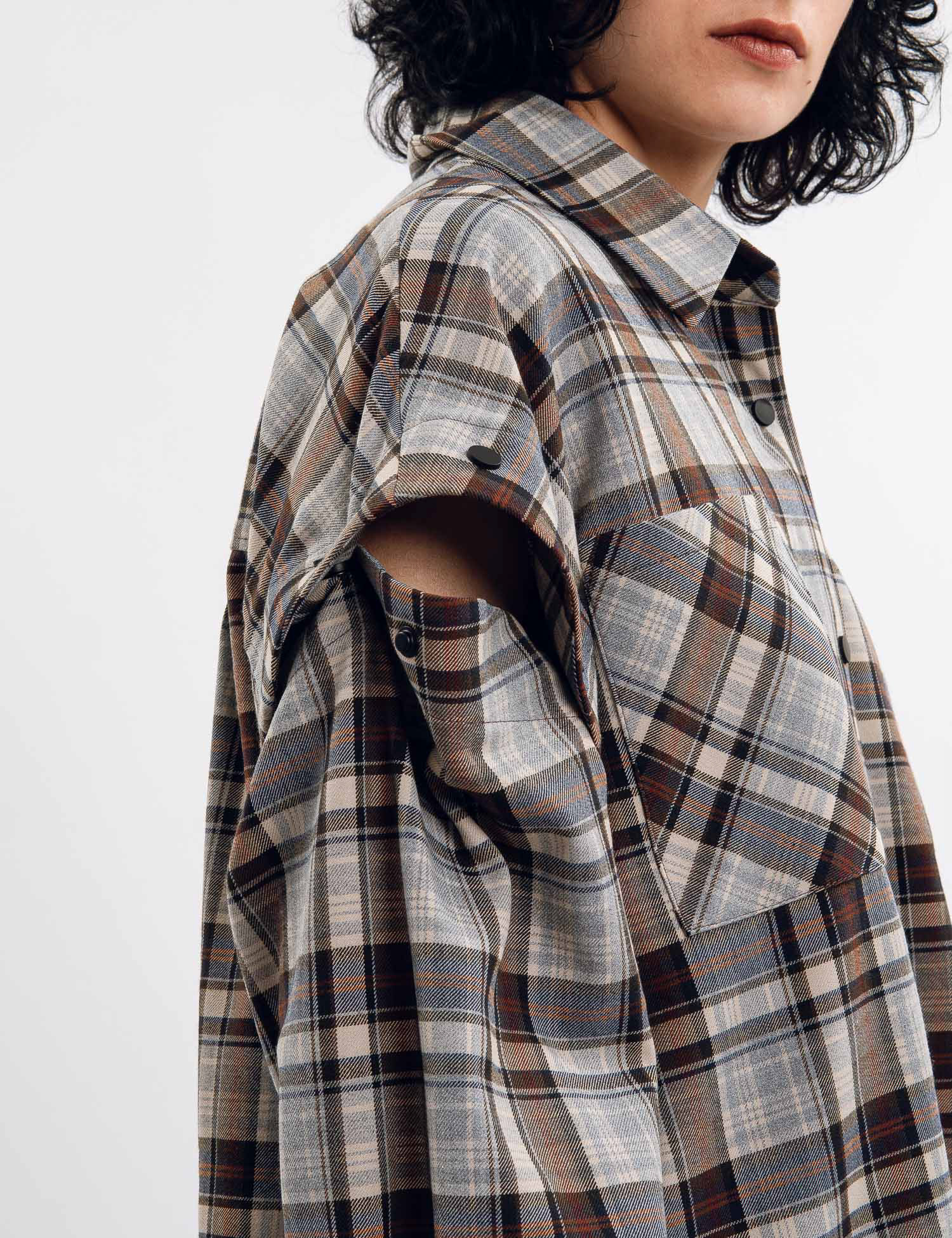 Картинка Сорочка коричнева картата з відстібними рукавами