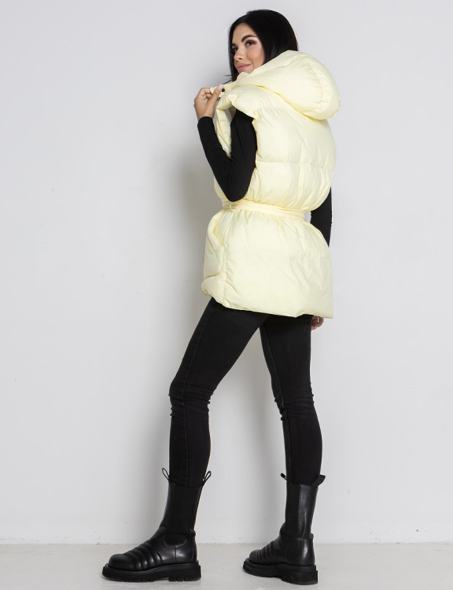 Картинка Жиле жовтий утеплений з посом