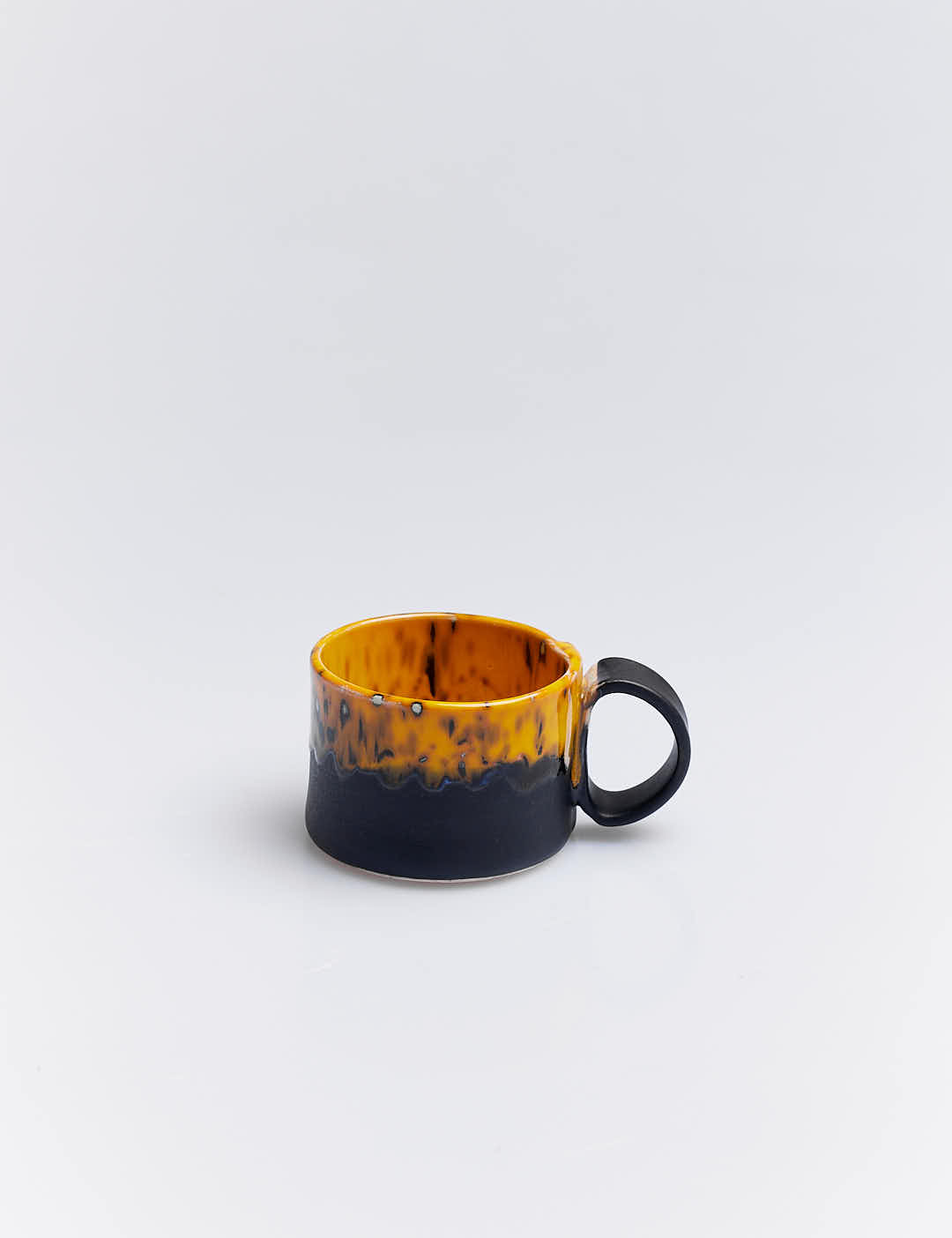 Картинка Чашка жовто-чорна керамічна, 250 мл